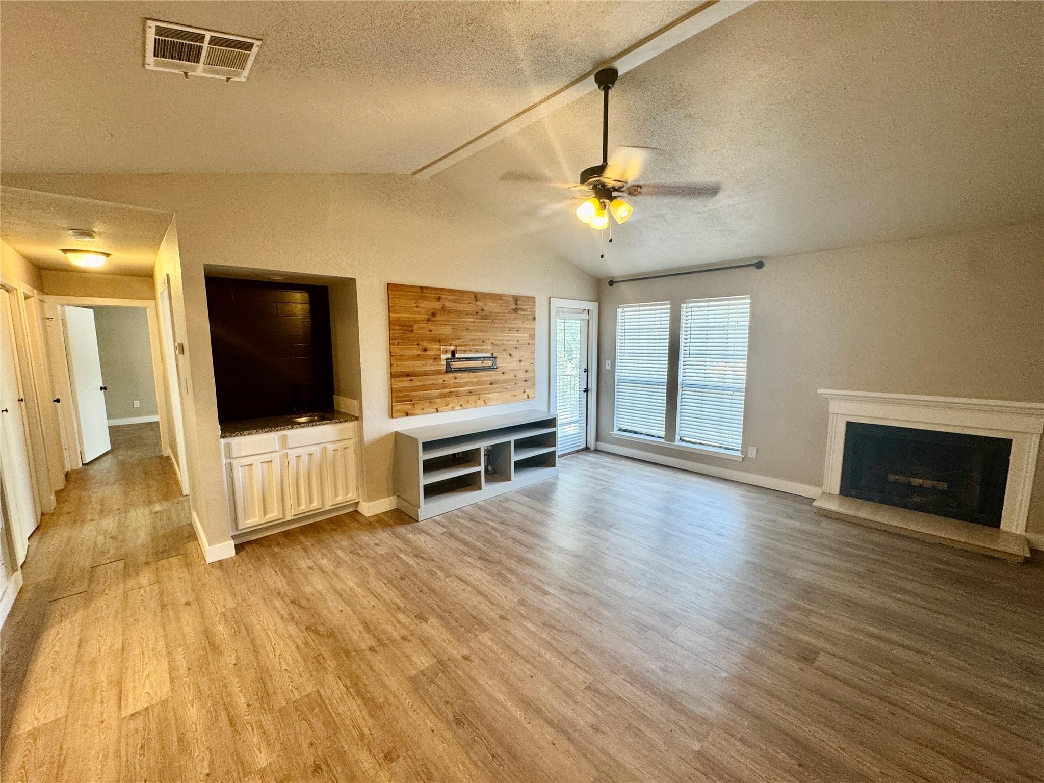 1202 Thorpe Ln # 304, San Marcos, TX 78666