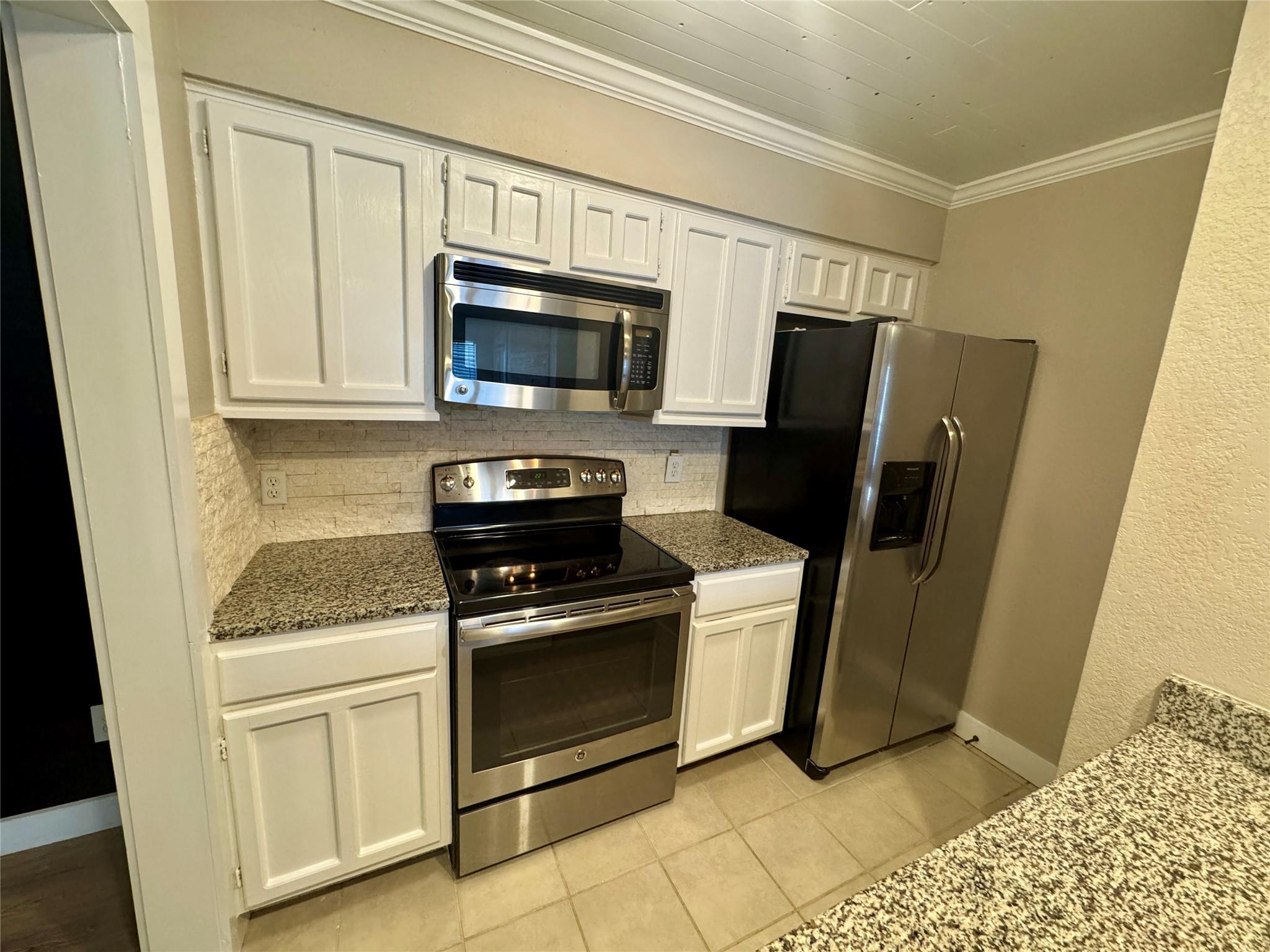 1202 Thorpe Ln # 304, San Marcos, TX 78666
