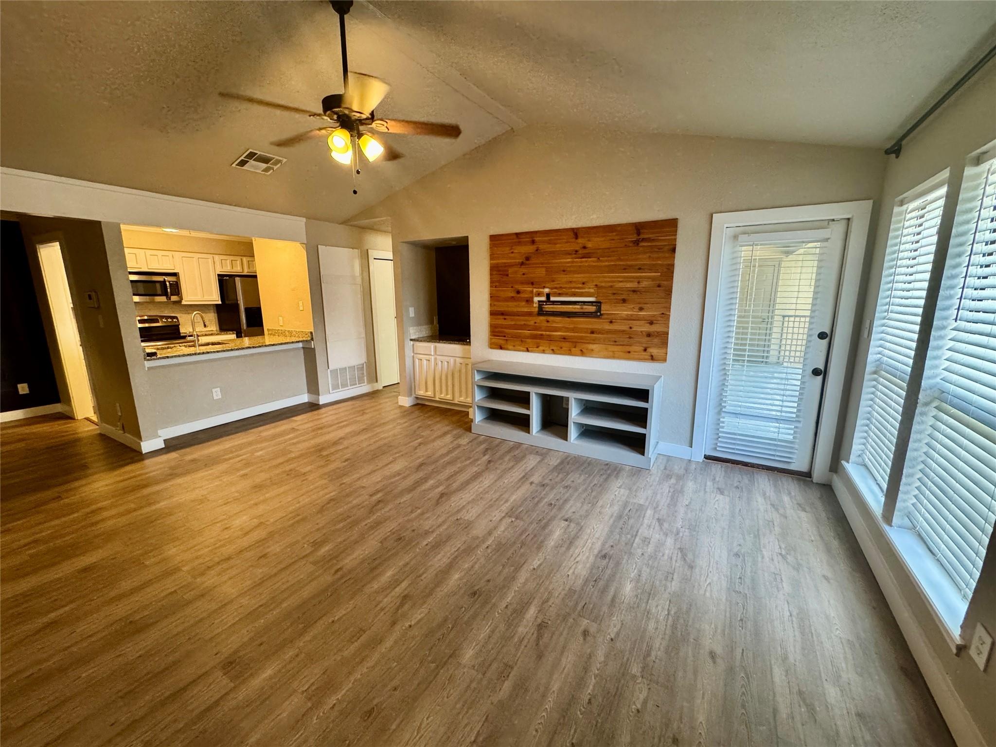 1202 Thorpe Ln # 304, San Marcos, TX 78666