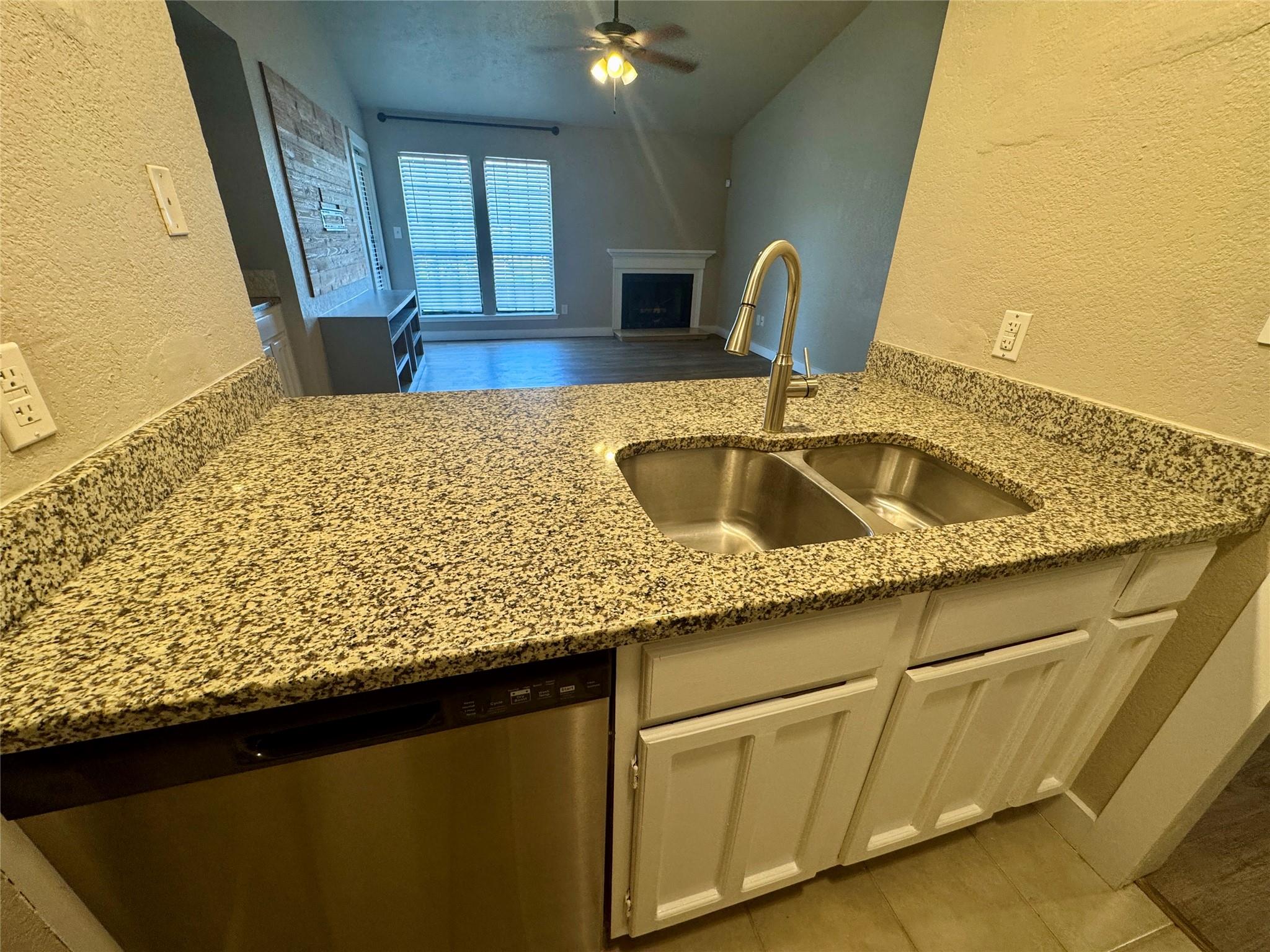 1202 Thorpe Ln # 304, San Marcos, TX 78666