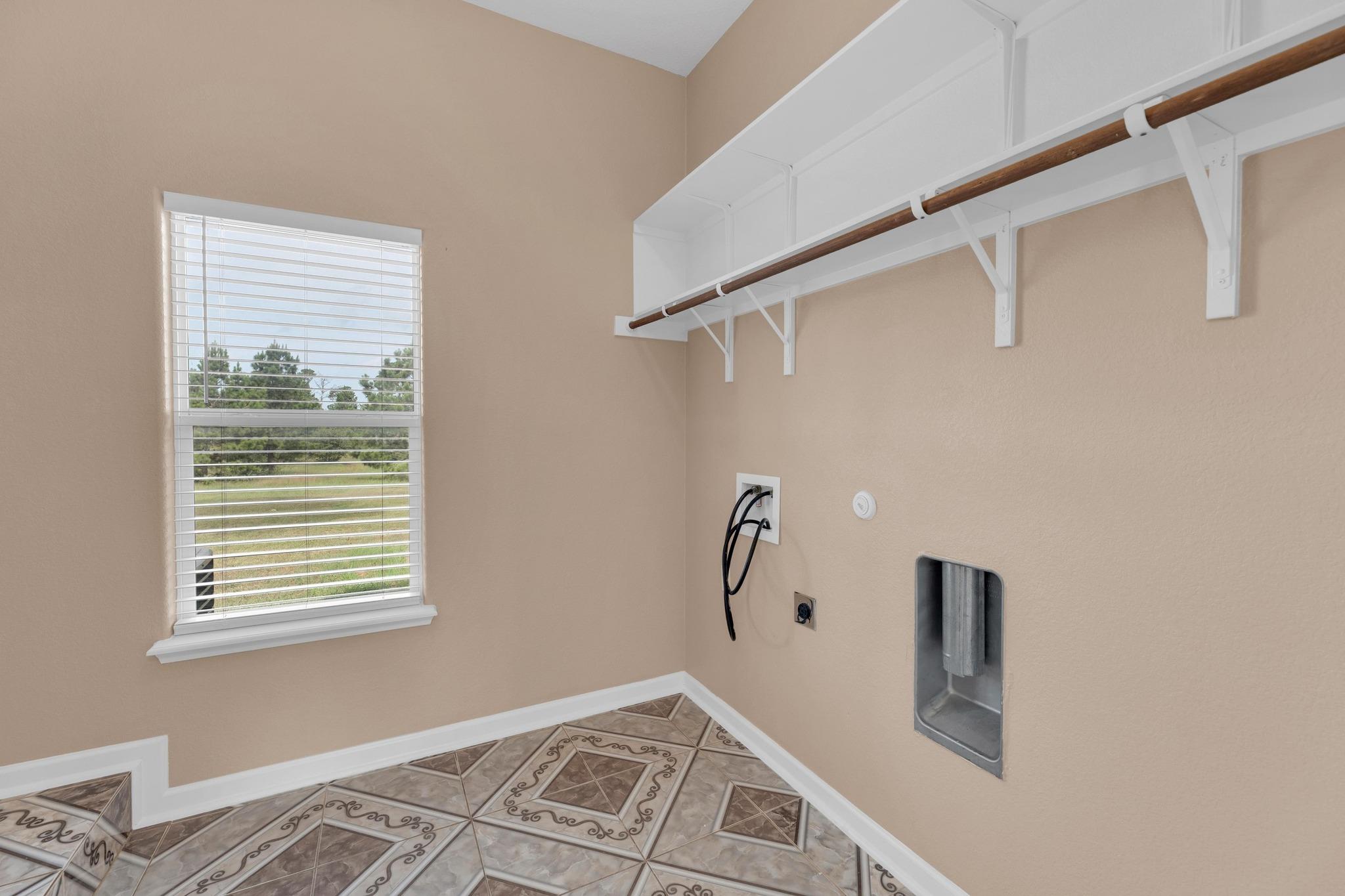 152 Lakeside Dr, Bastrop, TX 78602