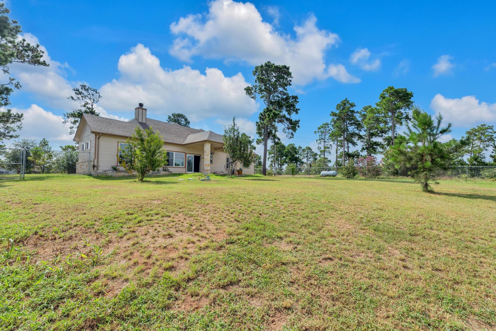 152 Lakeside Dr, Bastrop, TX 78602
