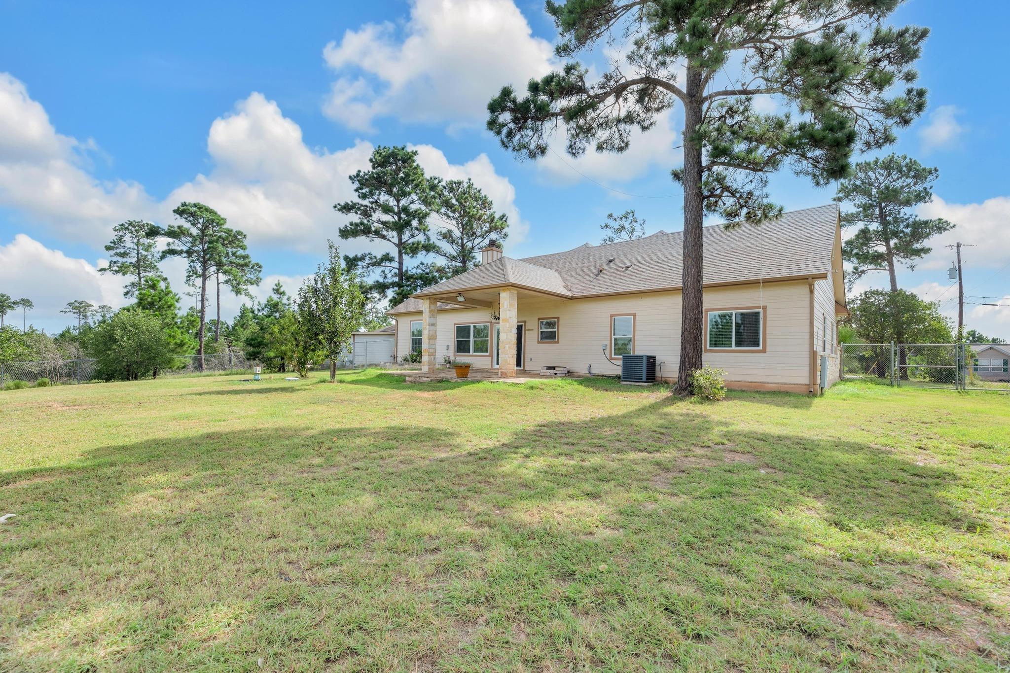 152 Lakeside Dr, Bastrop, TX 78602
