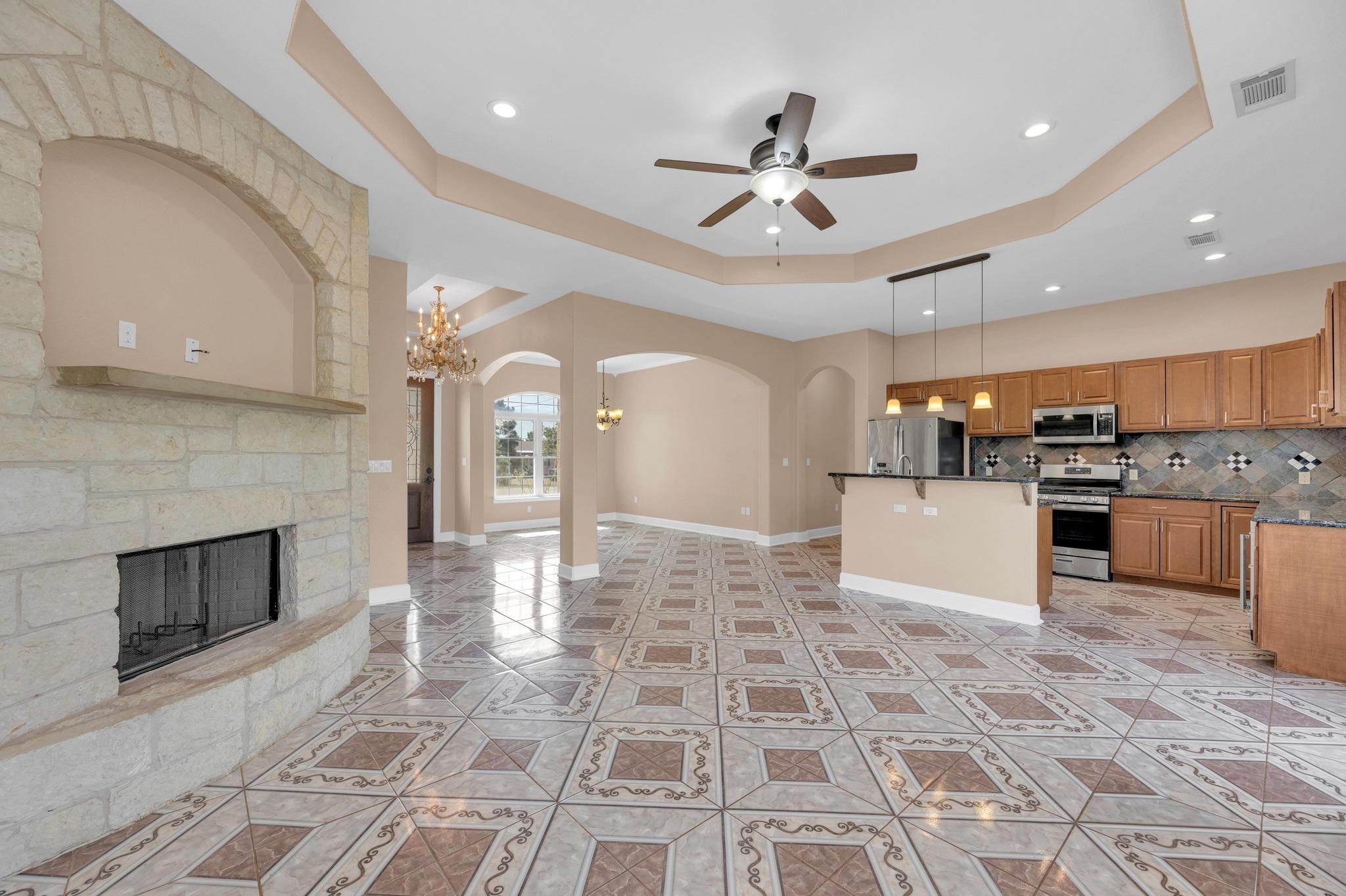 152 Lakeside Dr, Bastrop, TX 78602