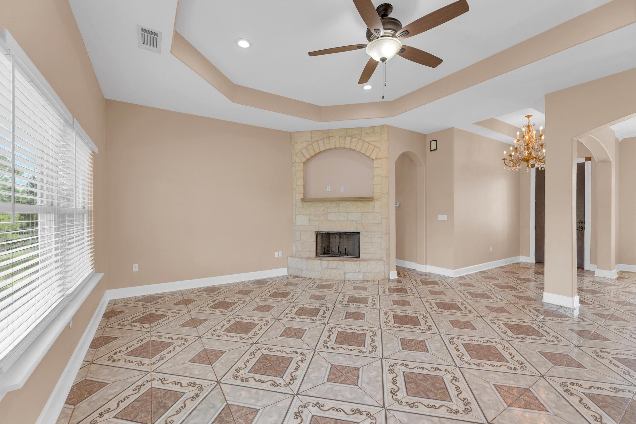 152 Lakeside Dr, Bastrop, TX 78602