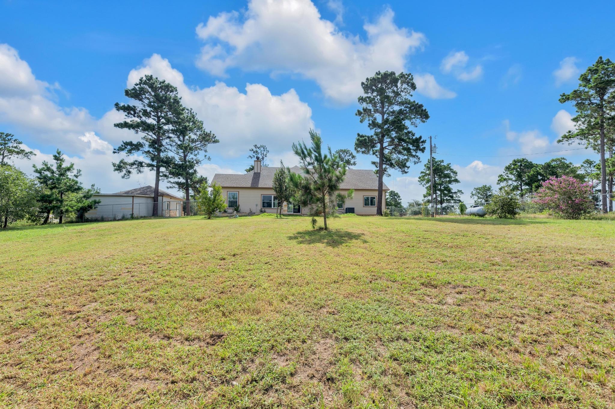 152 Lakeside Dr, Bastrop, TX 78602