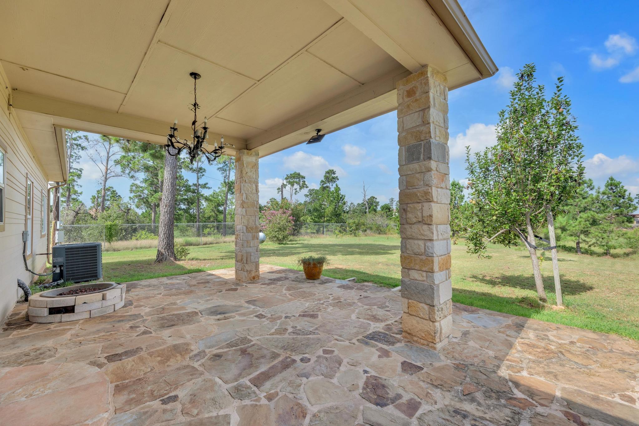 152 Lakeside Dr, Bastrop, TX 78602
