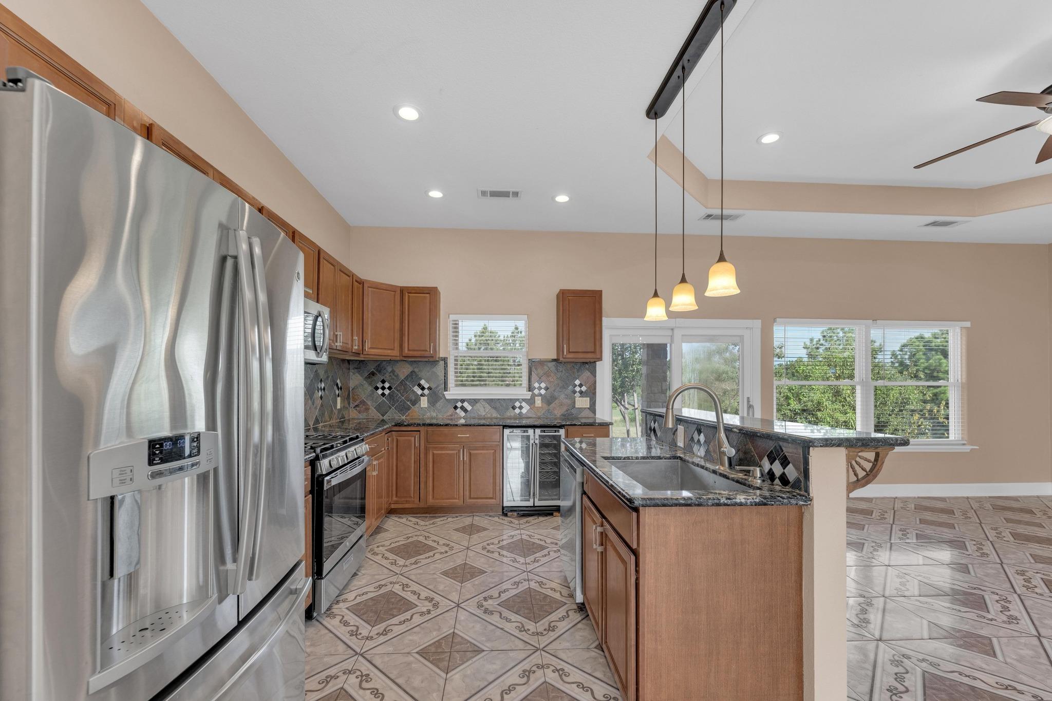 152 Lakeside Dr, Bastrop, TX 78602