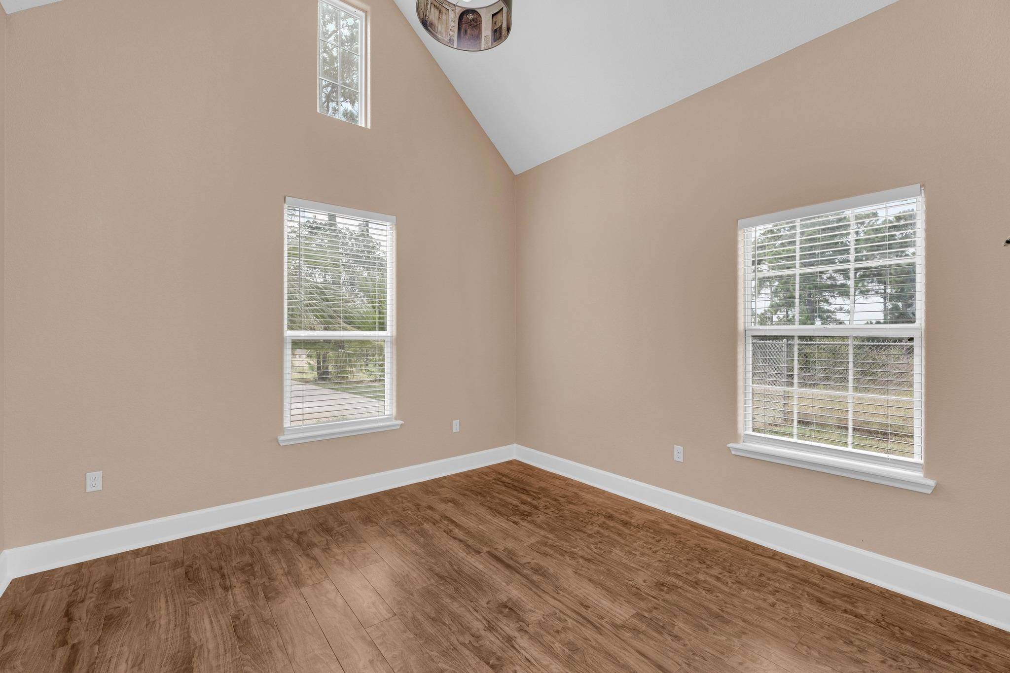 152 Lakeside Dr, Bastrop, TX 78602