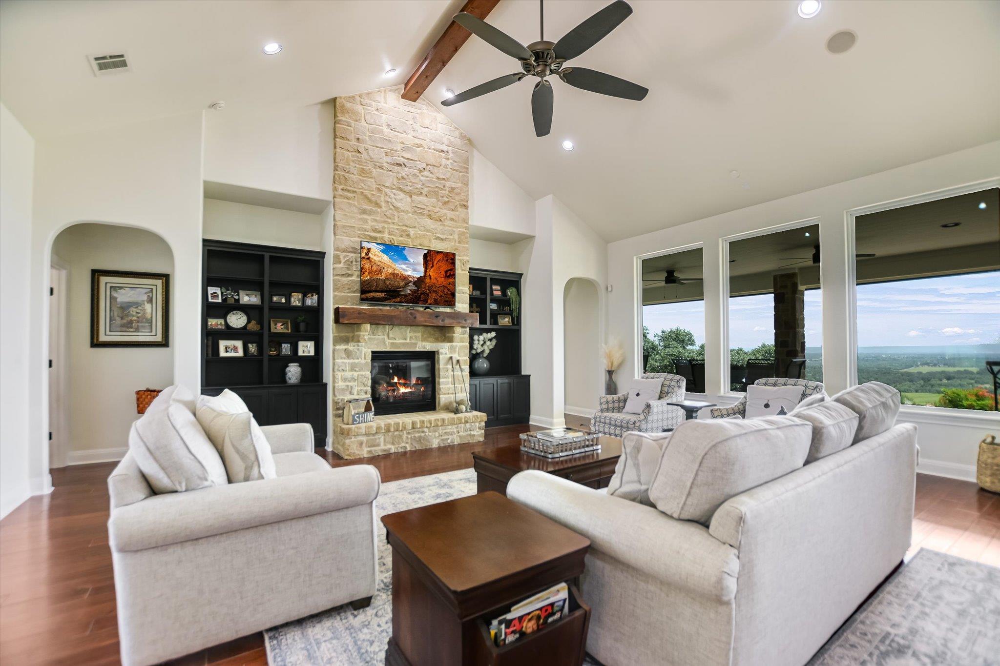 121 Mountain Laurel Dr, Marble Falls, TX 78654
