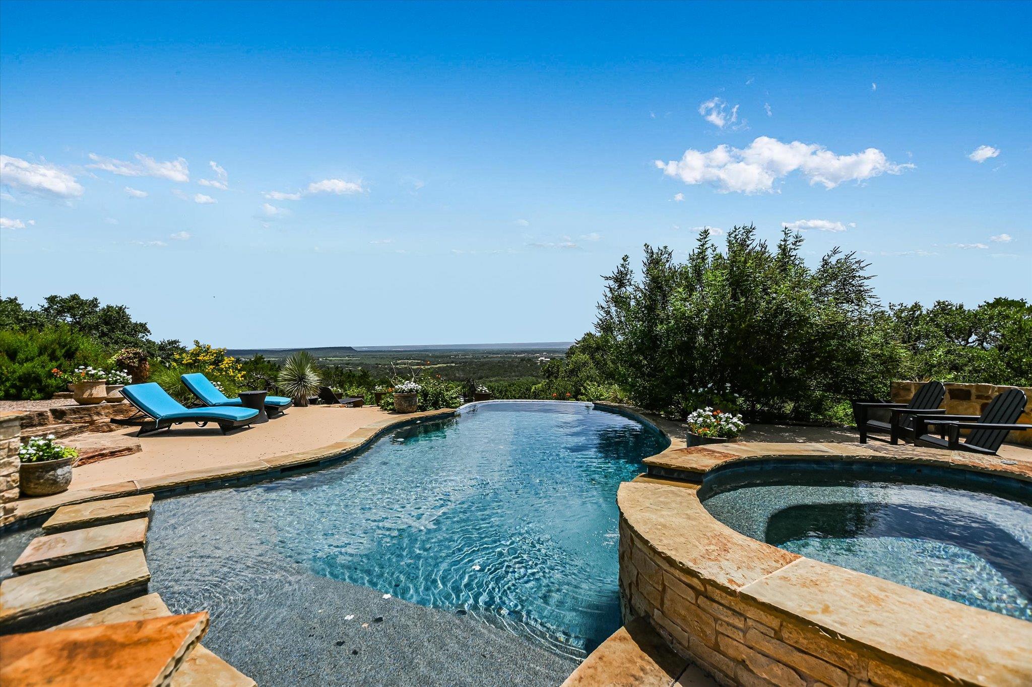 121 Mountain Laurel Dr, Marble Falls, TX 78654