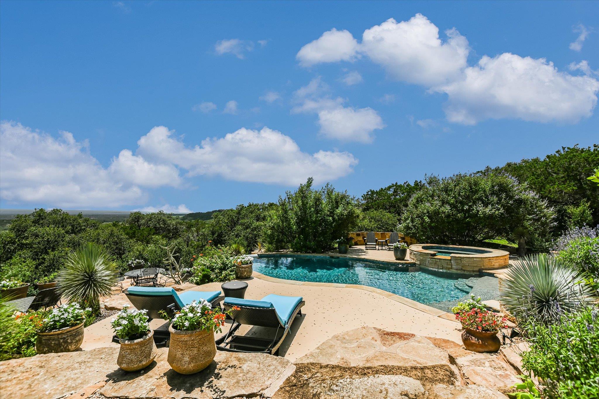 121 Mountain Laurel Dr, Marble Falls, TX 78654
