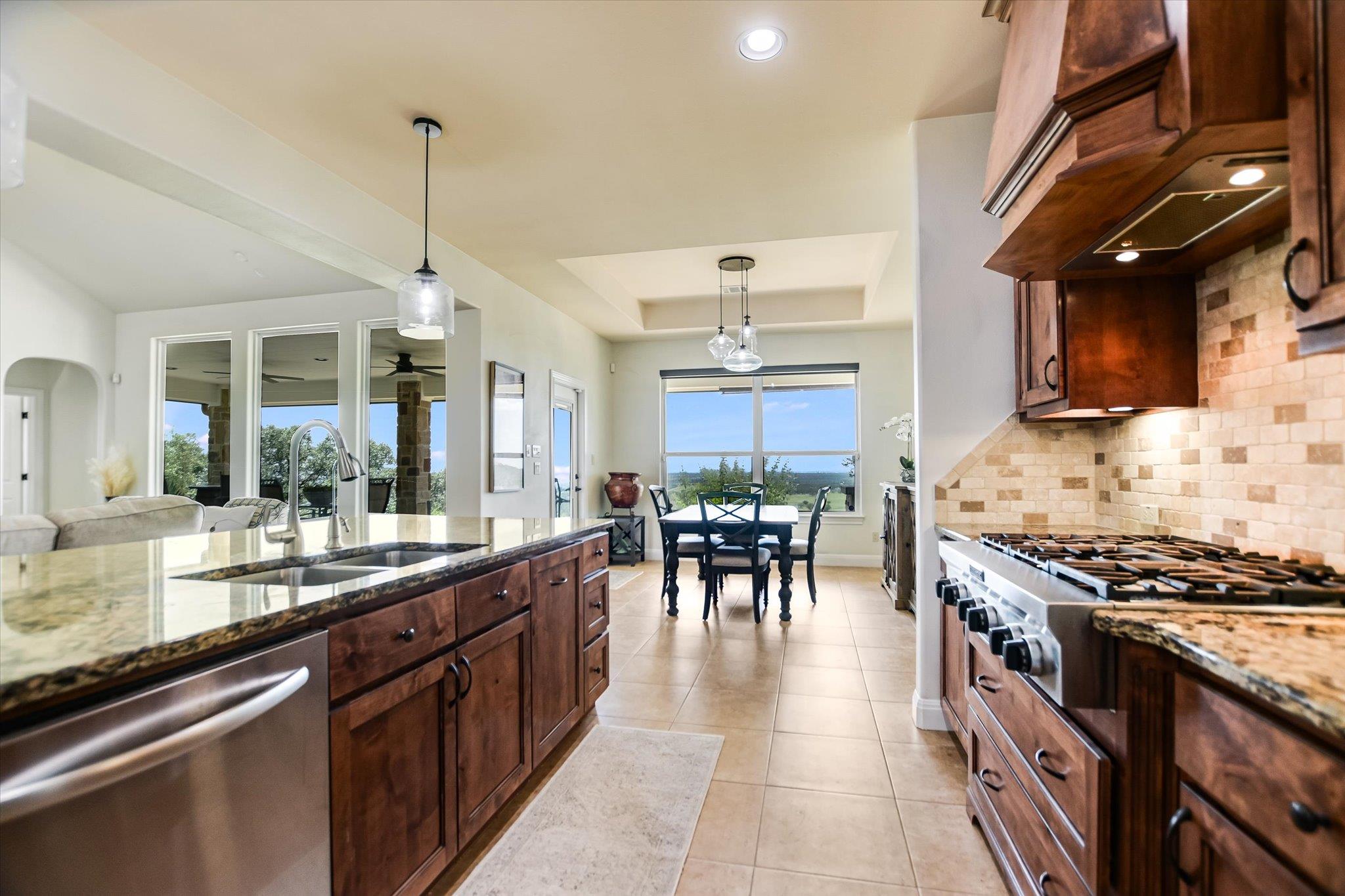 121 Mountain Laurel Dr, Marble Falls, TX 78654
