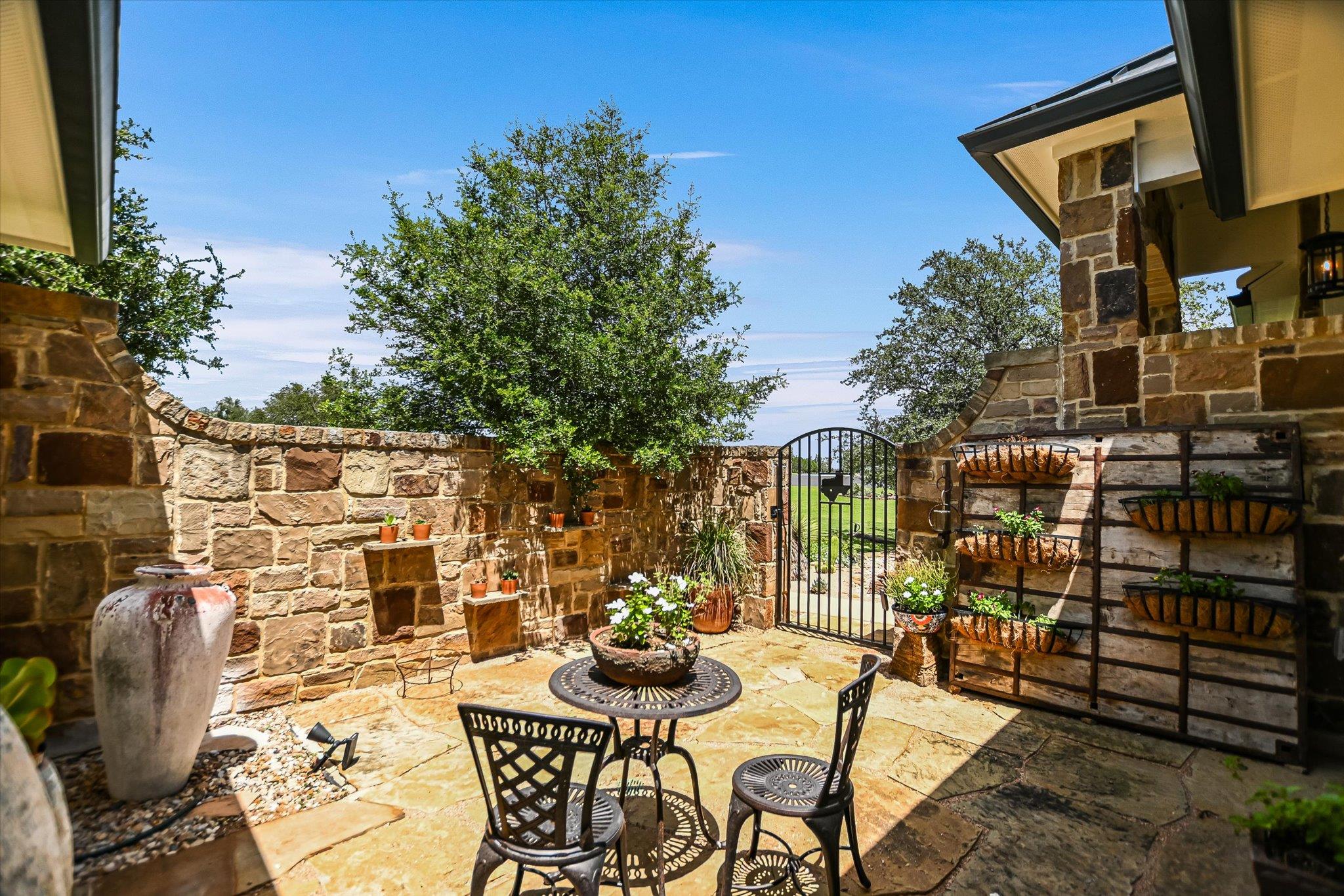 121 Mountain Laurel Dr, Marble Falls, TX 78654