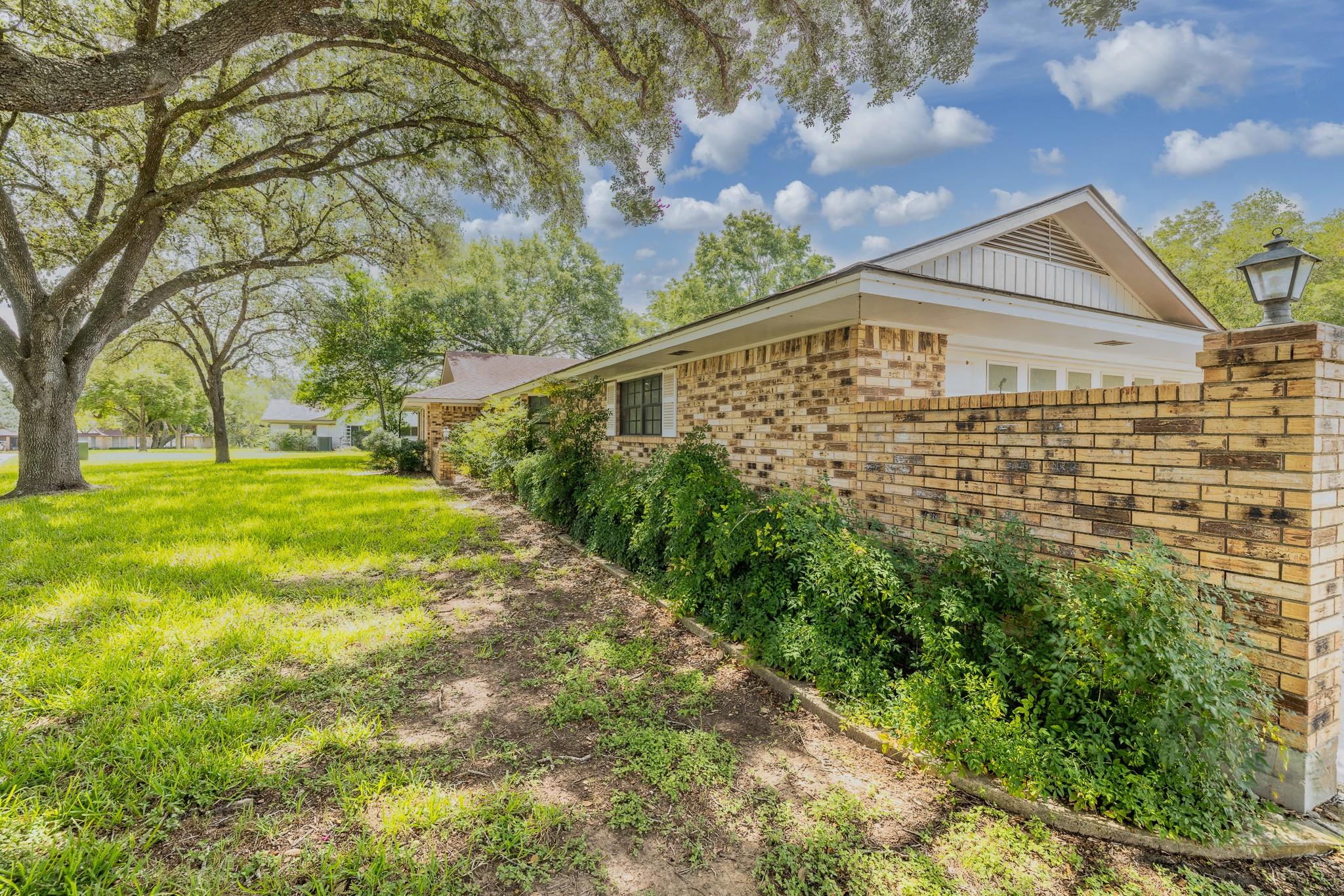 113 Tanglewood Trl, Gonzales, TX 78629