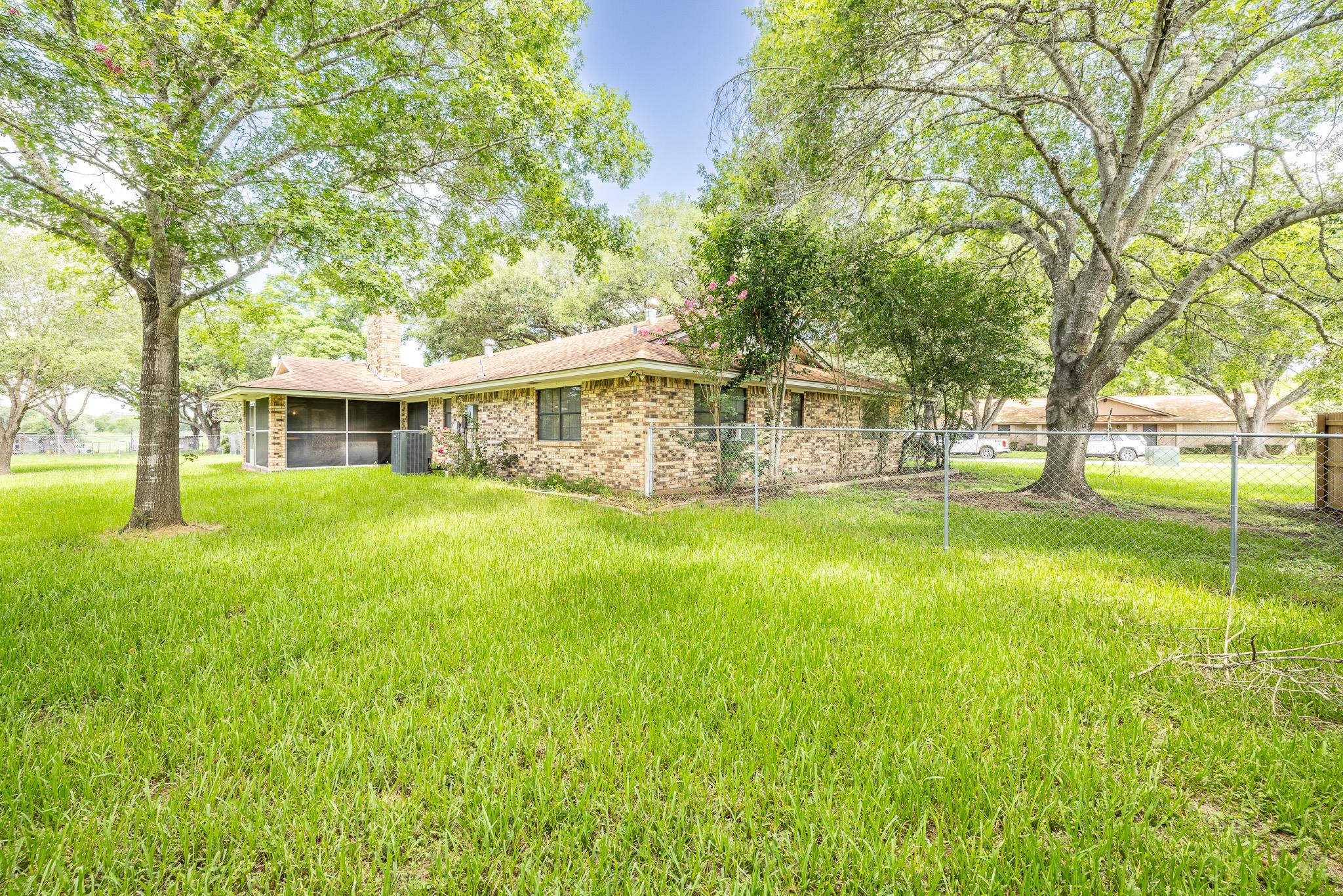 113 Tanglewood Trl, Gonzales, TX 78629