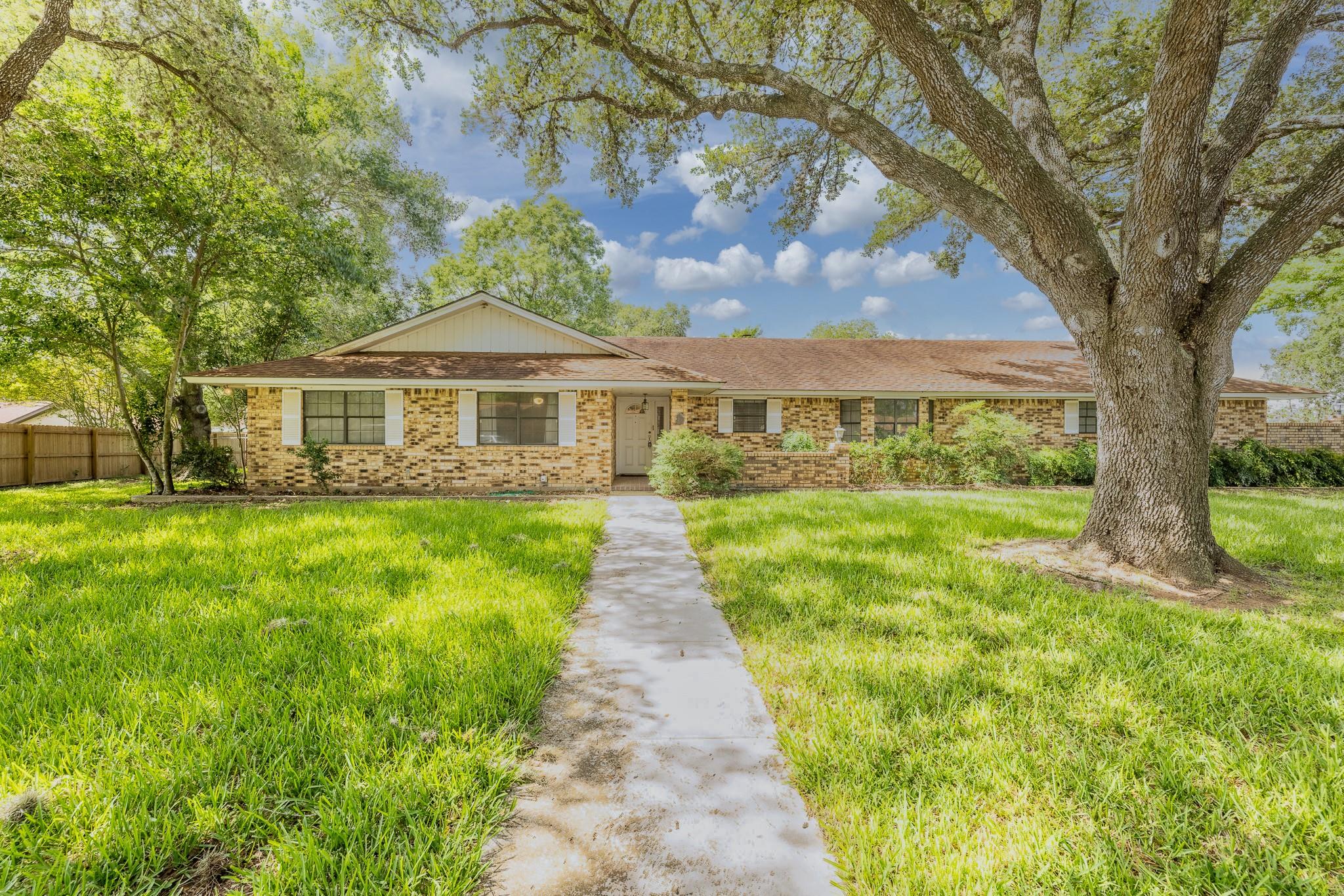 113 Tanglewood Trl, Gonzales, TX 78629