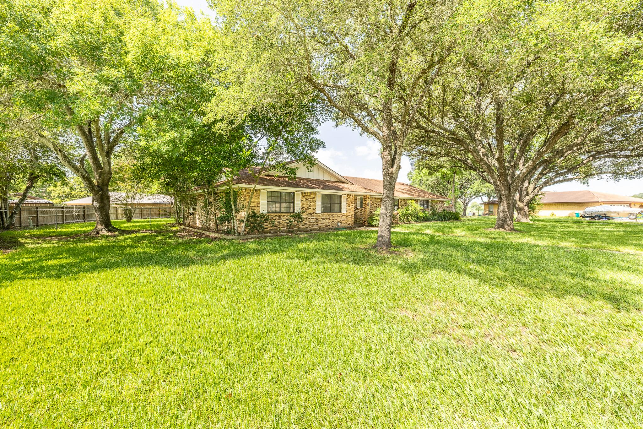 113 Tanglewood Trl, Gonzales, TX 78629
