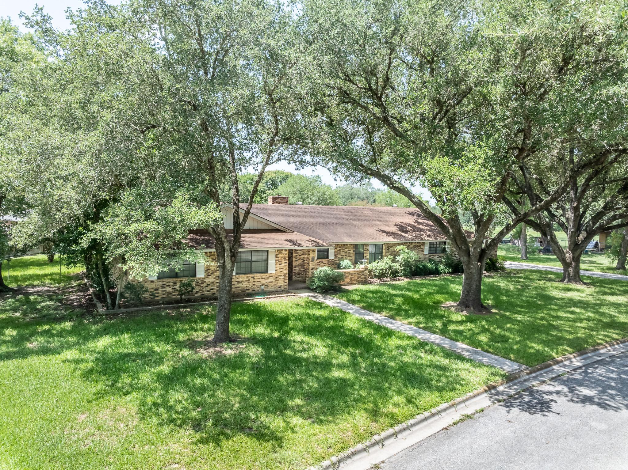 113 Tanglewood Trl, Gonzales, TX 78629