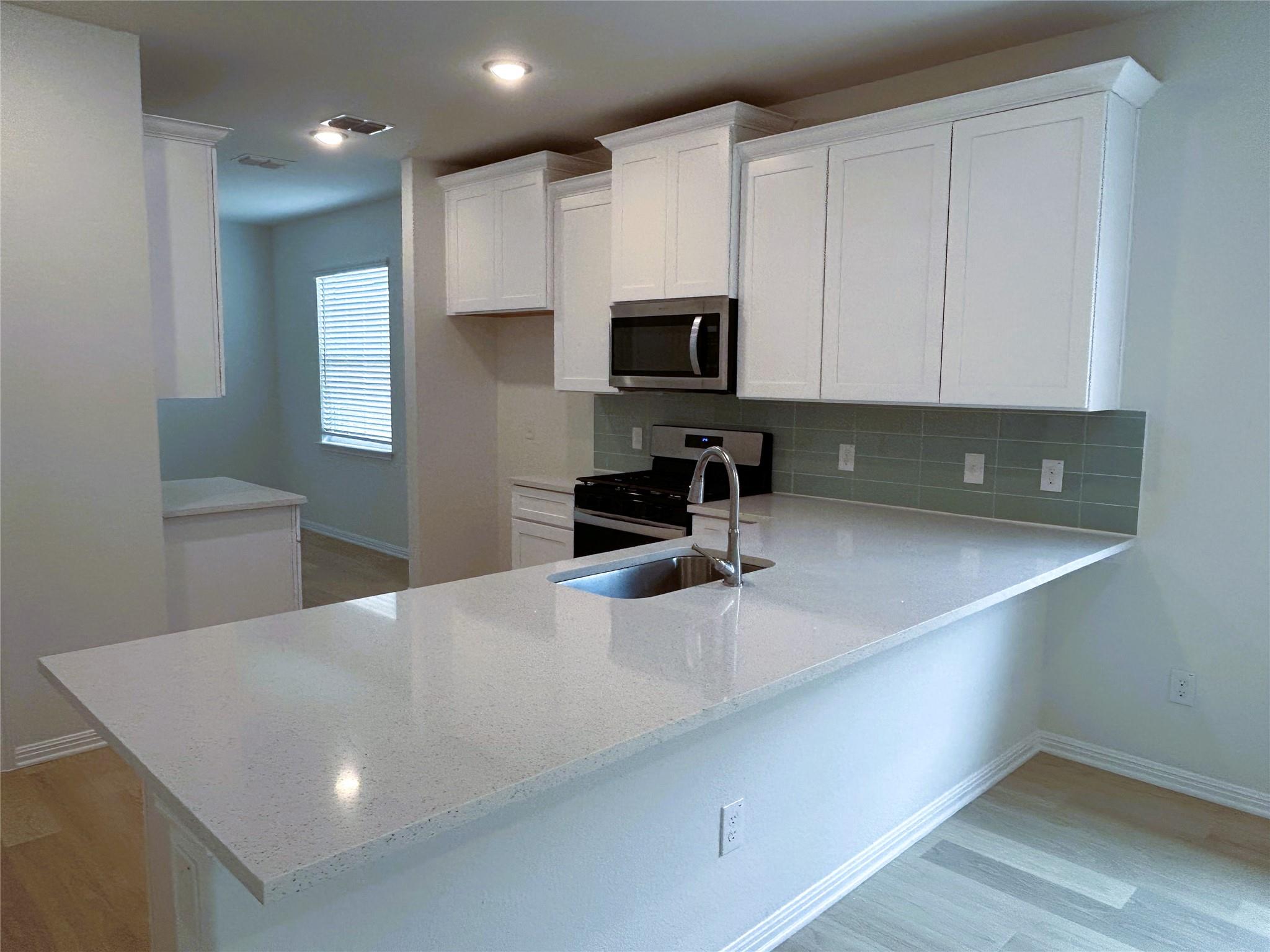 281 Porter Country Pkwy, Buda, TX 78610