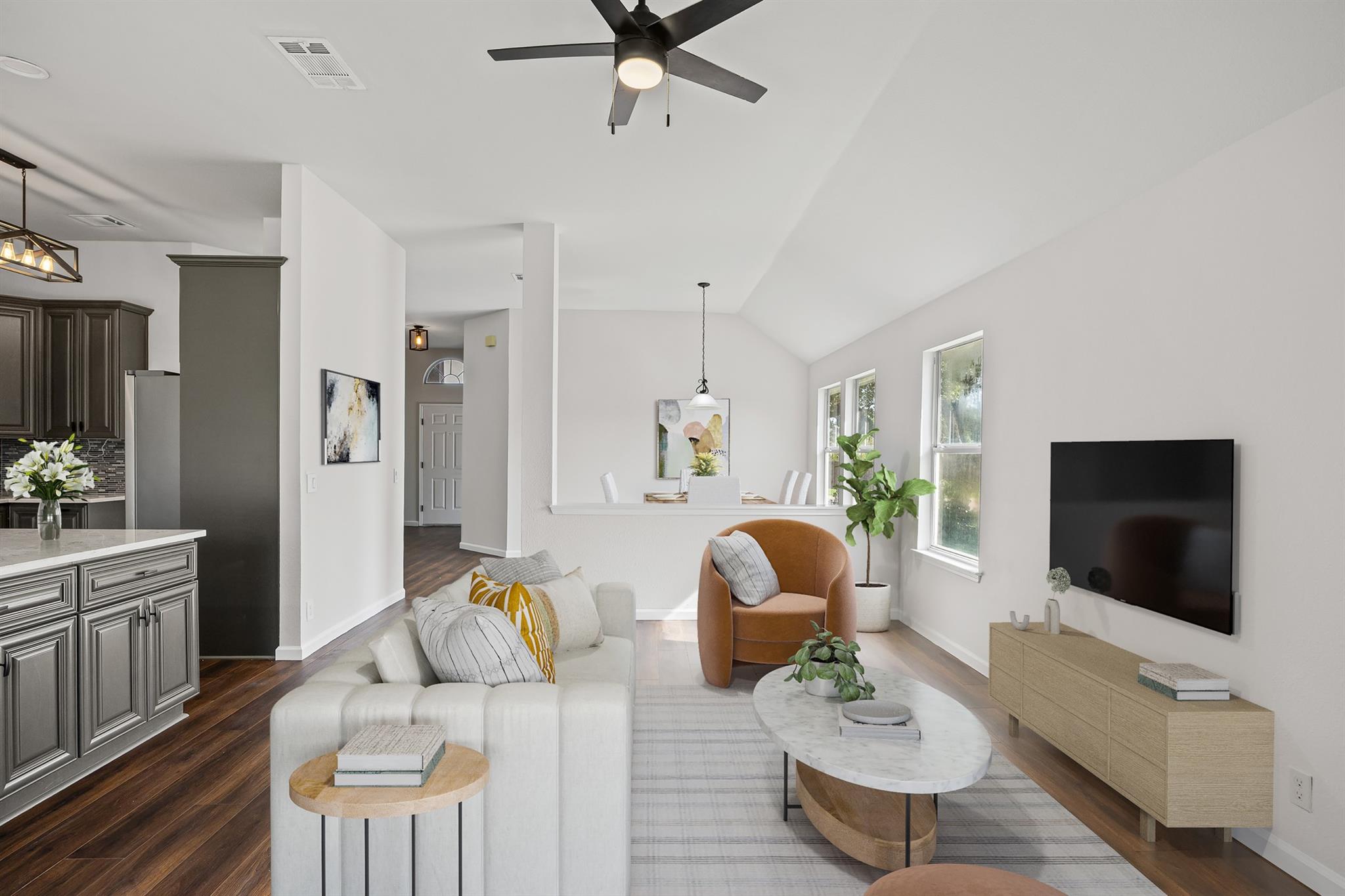 904 Honeysuckle Dr, Leander, TX 78641
