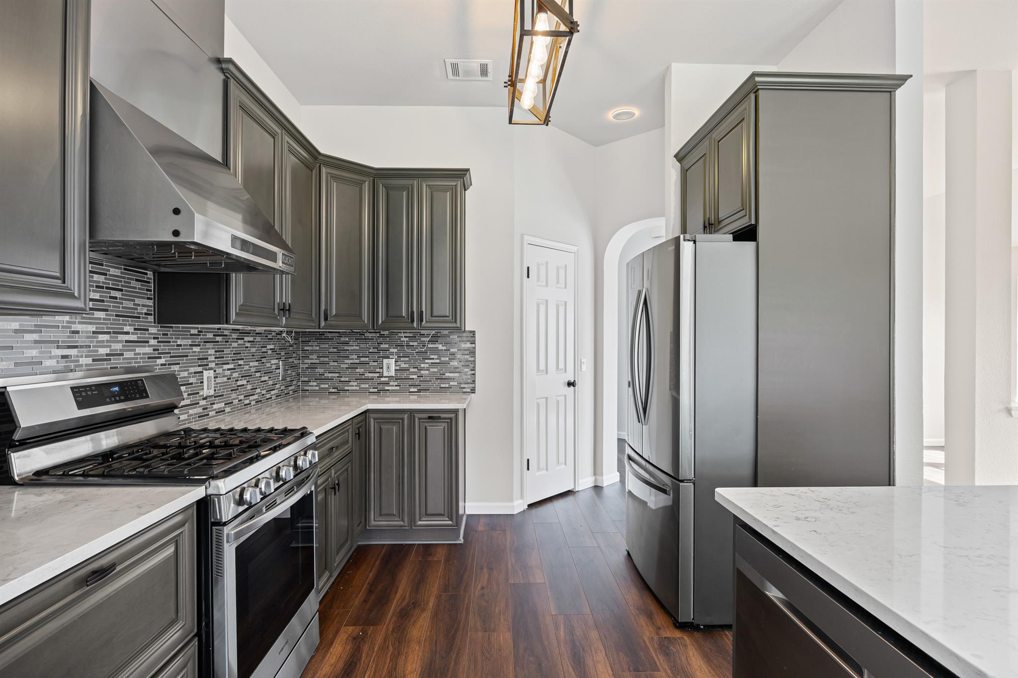 904 Honeysuckle Dr, Leander, TX 78641