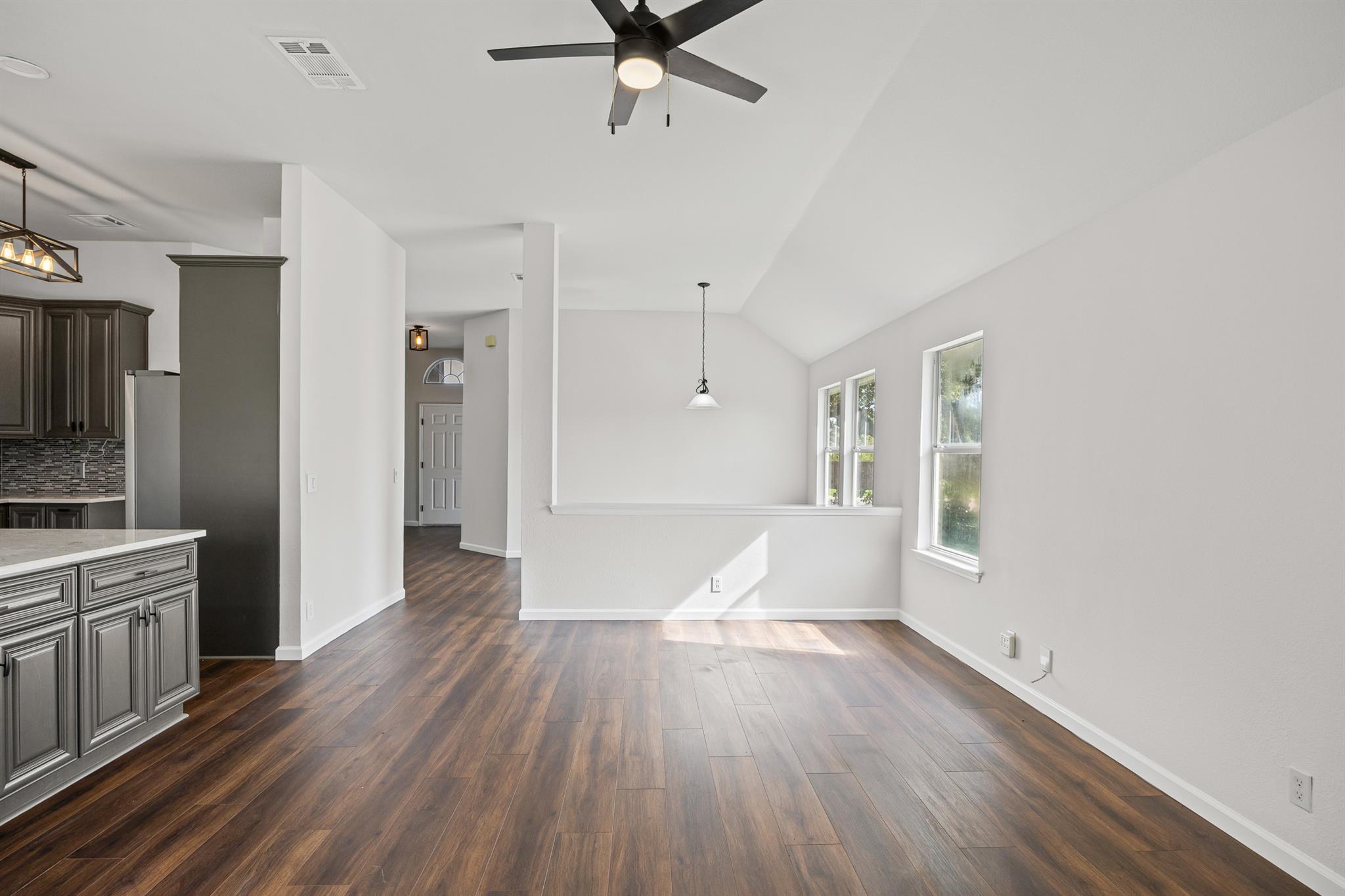 904 Honeysuckle Dr, Leander, TX 78641