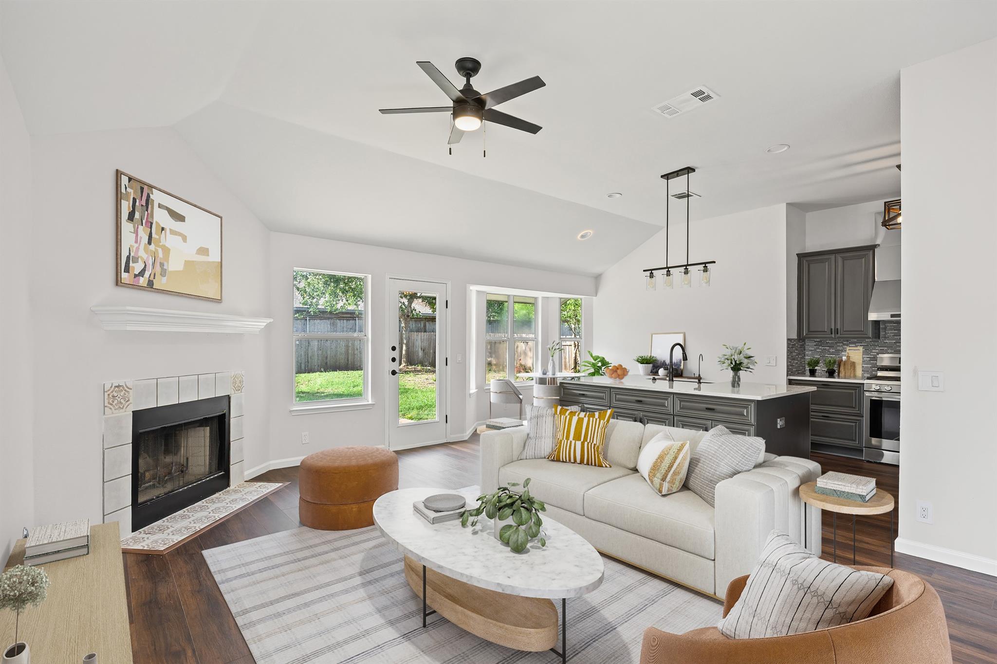904 Honeysuckle Dr, Leander, TX 78641