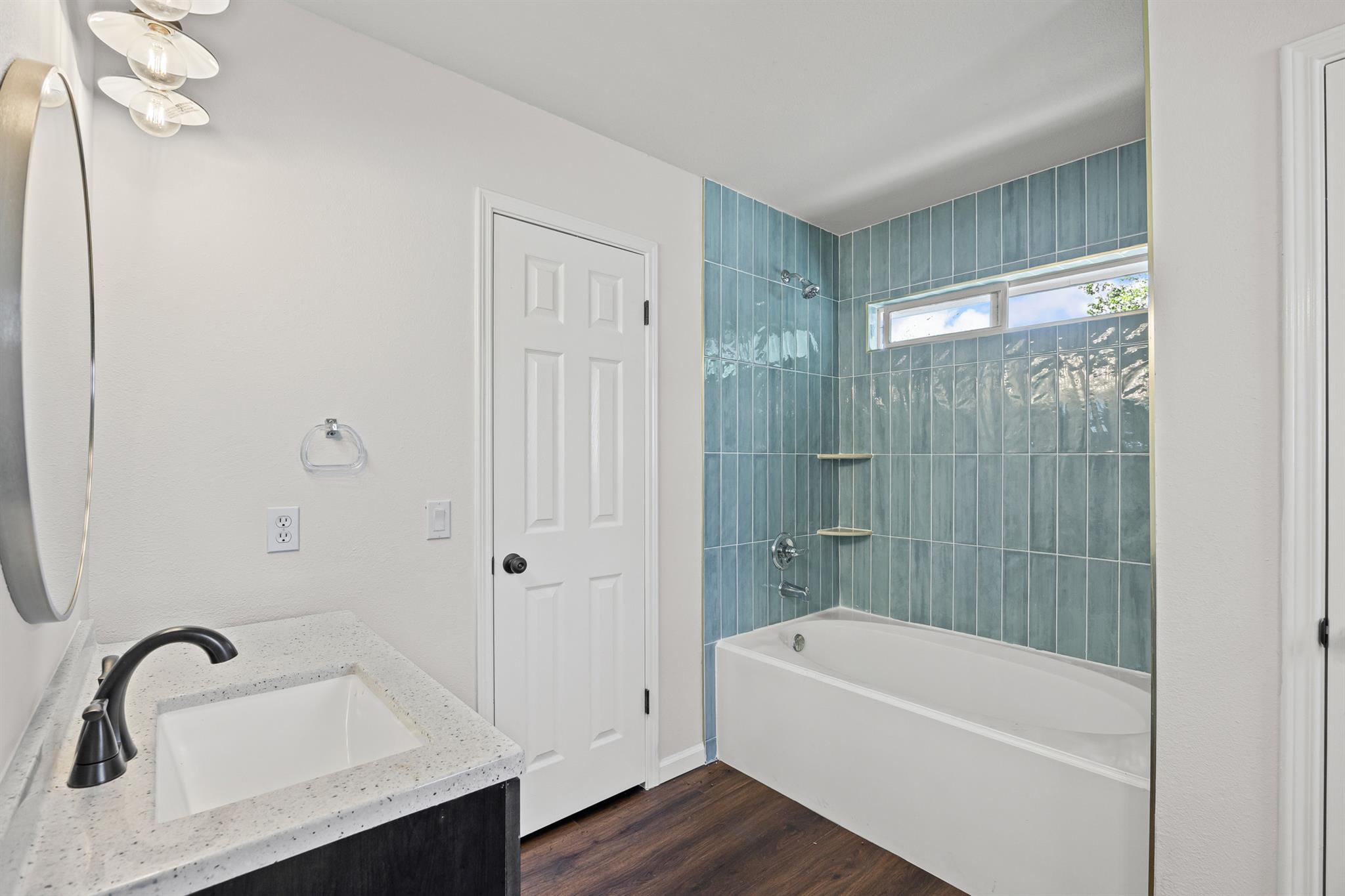 904 Honeysuckle Dr, Leander, TX 78641