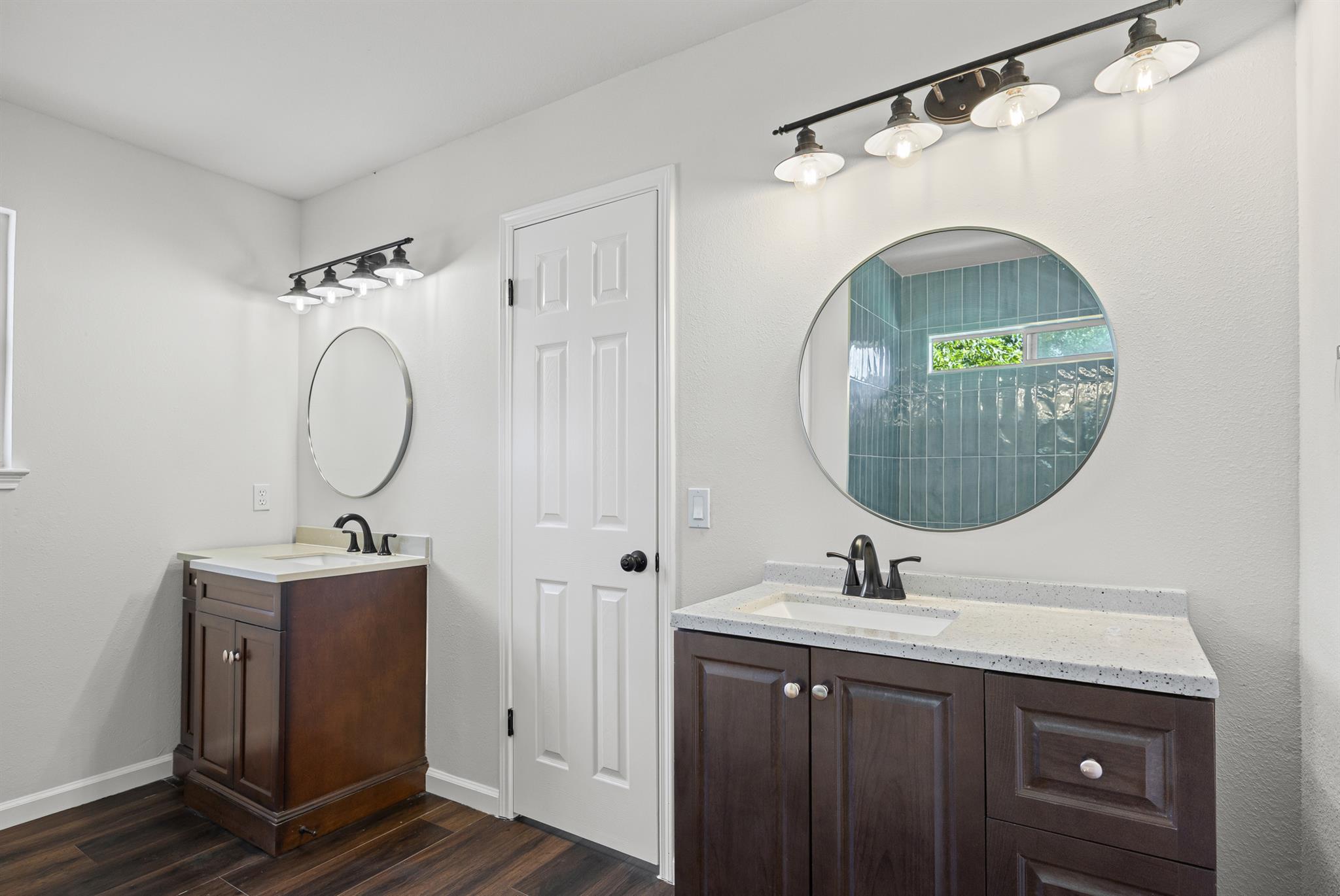 904 Honeysuckle Dr, Leander, TX 78641