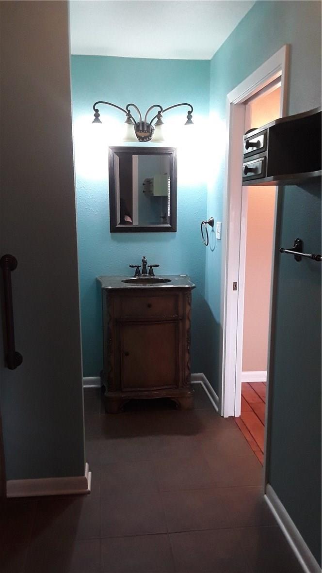 2703 Northeast Dr # B, Austin, TX 78723