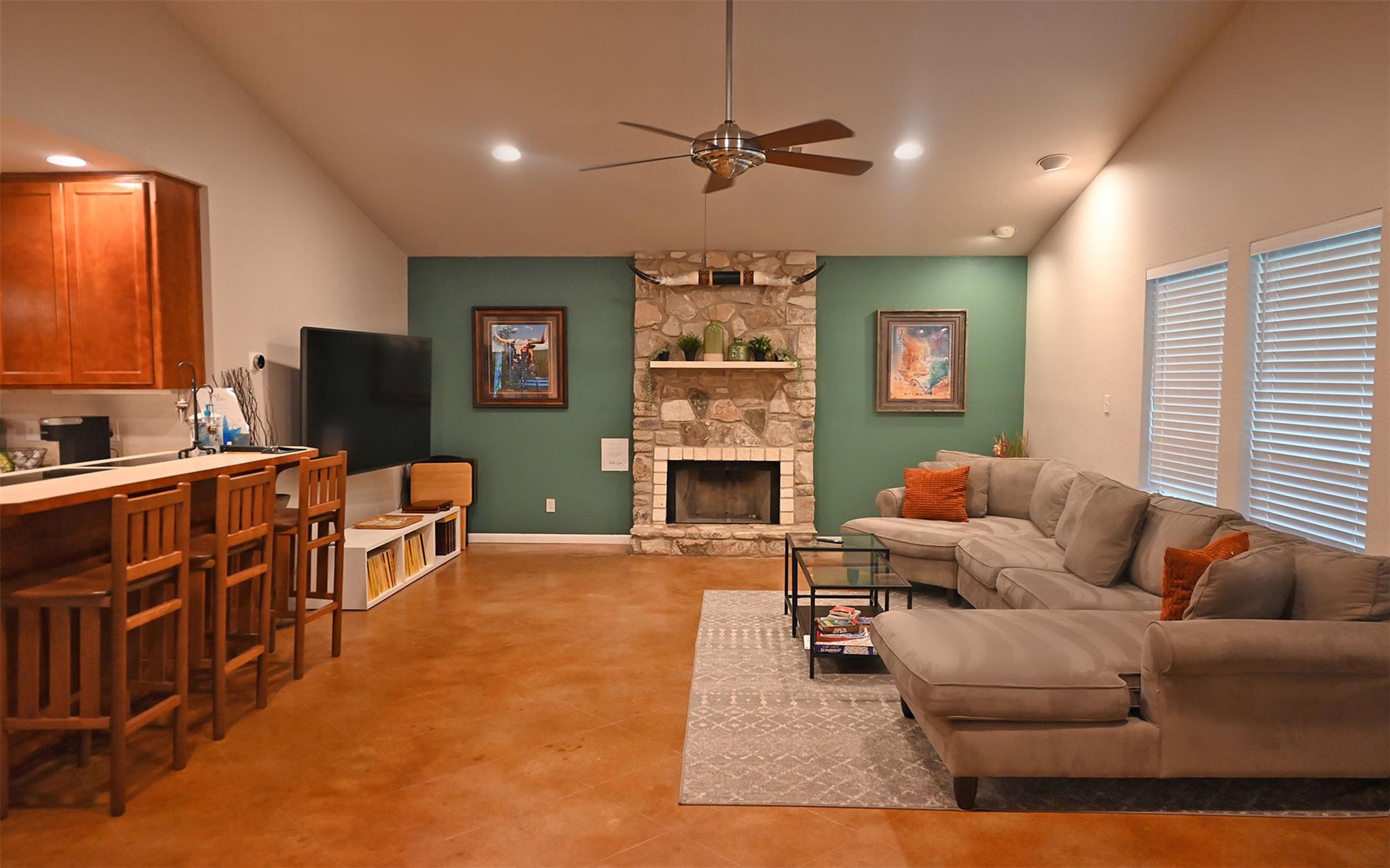 101 Stadium View Dr, Marble Falls, TX 78654