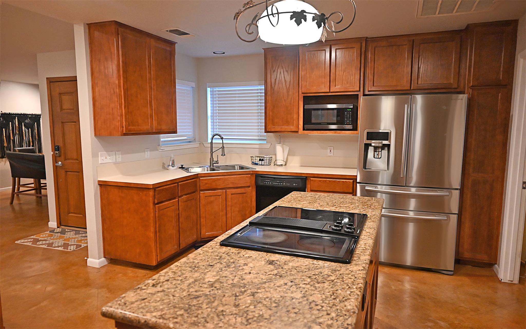 101 Stadium View Dr, Marble Falls, TX 78654