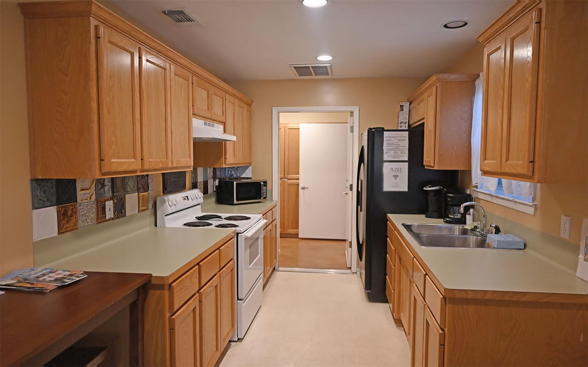 101 Stadium View Dr, Marble Falls, TX 78654