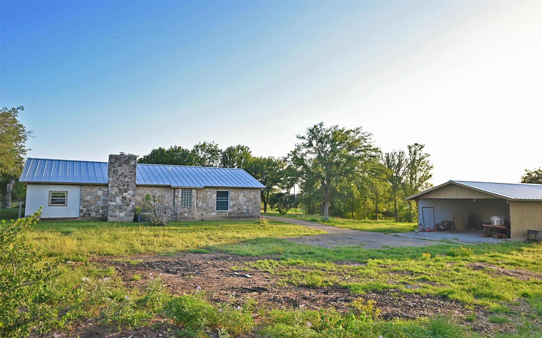 101 Stadium View Dr, Marble Falls, TX 78654