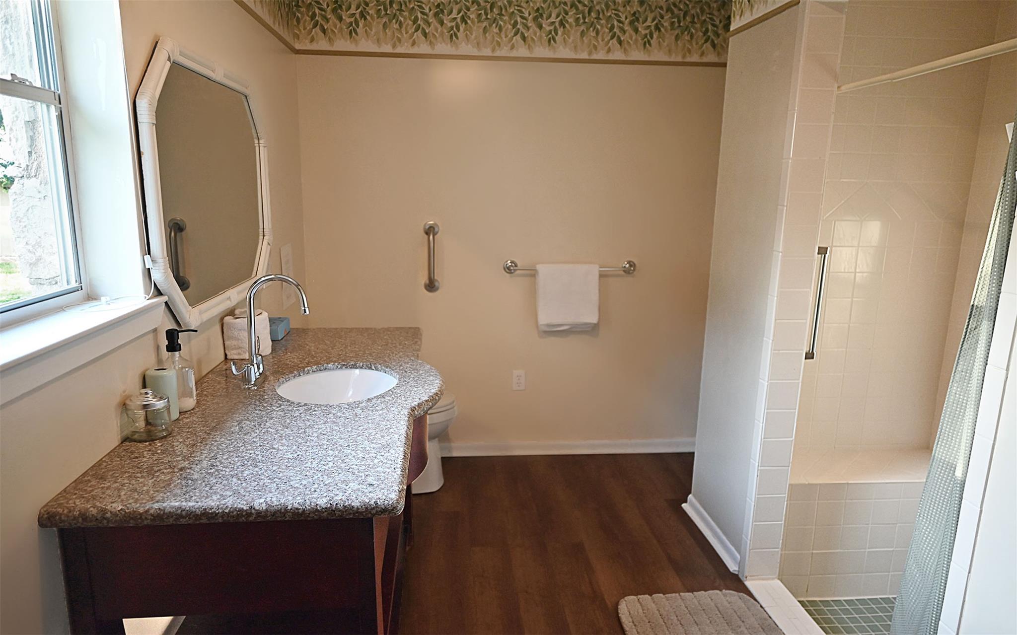 101 Stadium View Dr, Marble Falls, TX 78654