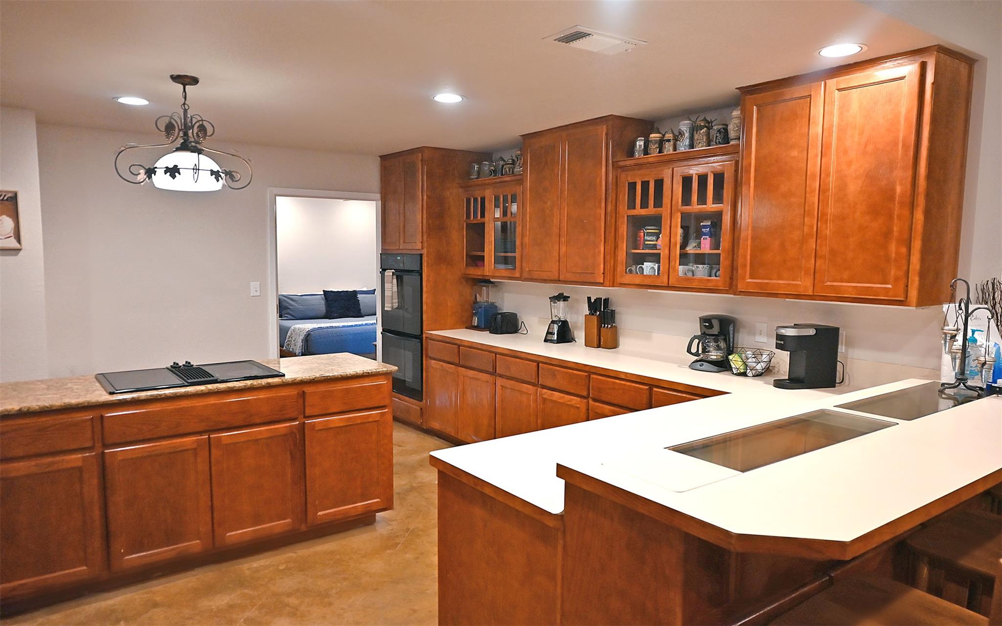 101 Stadium View Dr, Marble Falls, TX 78654