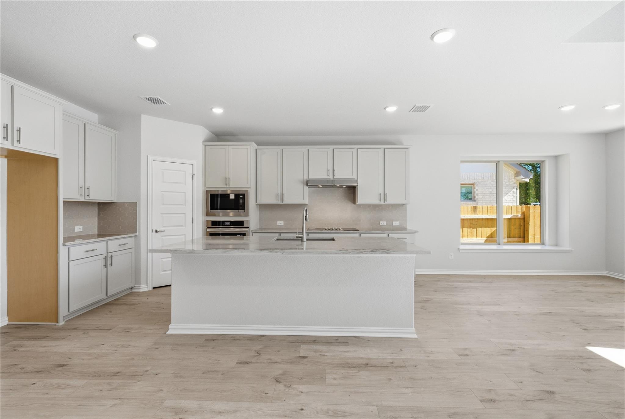 2413 Ambling Trl, Georgetown, TX 78628