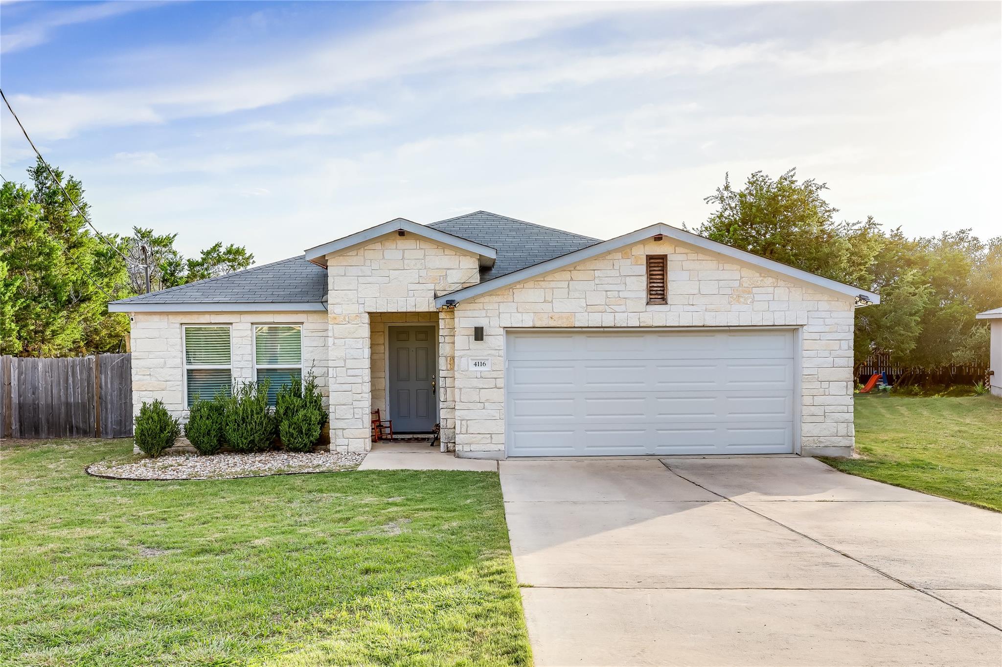 4116 Hillside Dr, Lago Vista, TX 78645