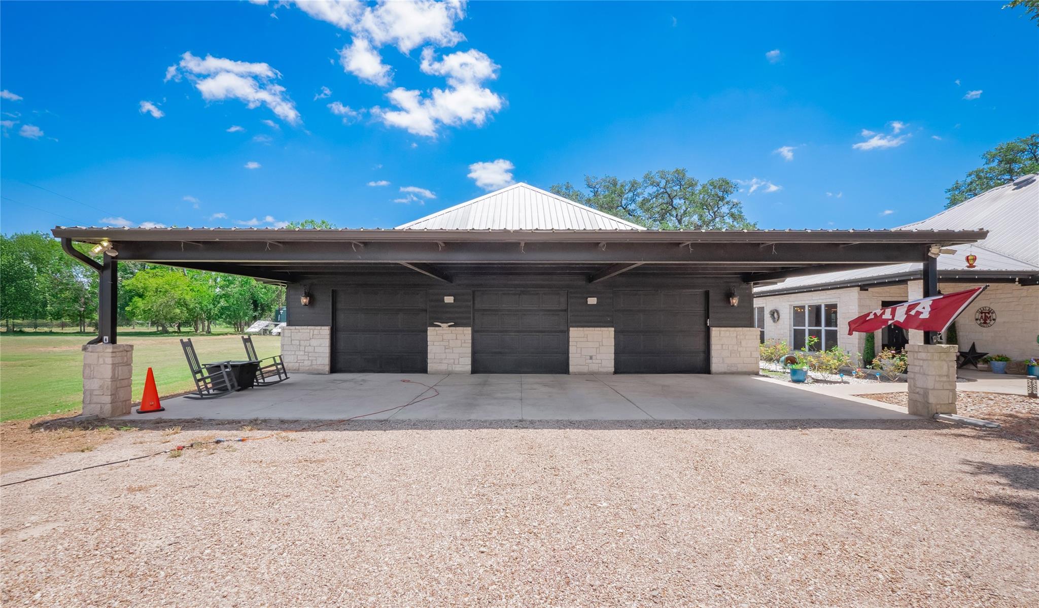 1474 Old McMahan Rd, Lockhart, TX 78644