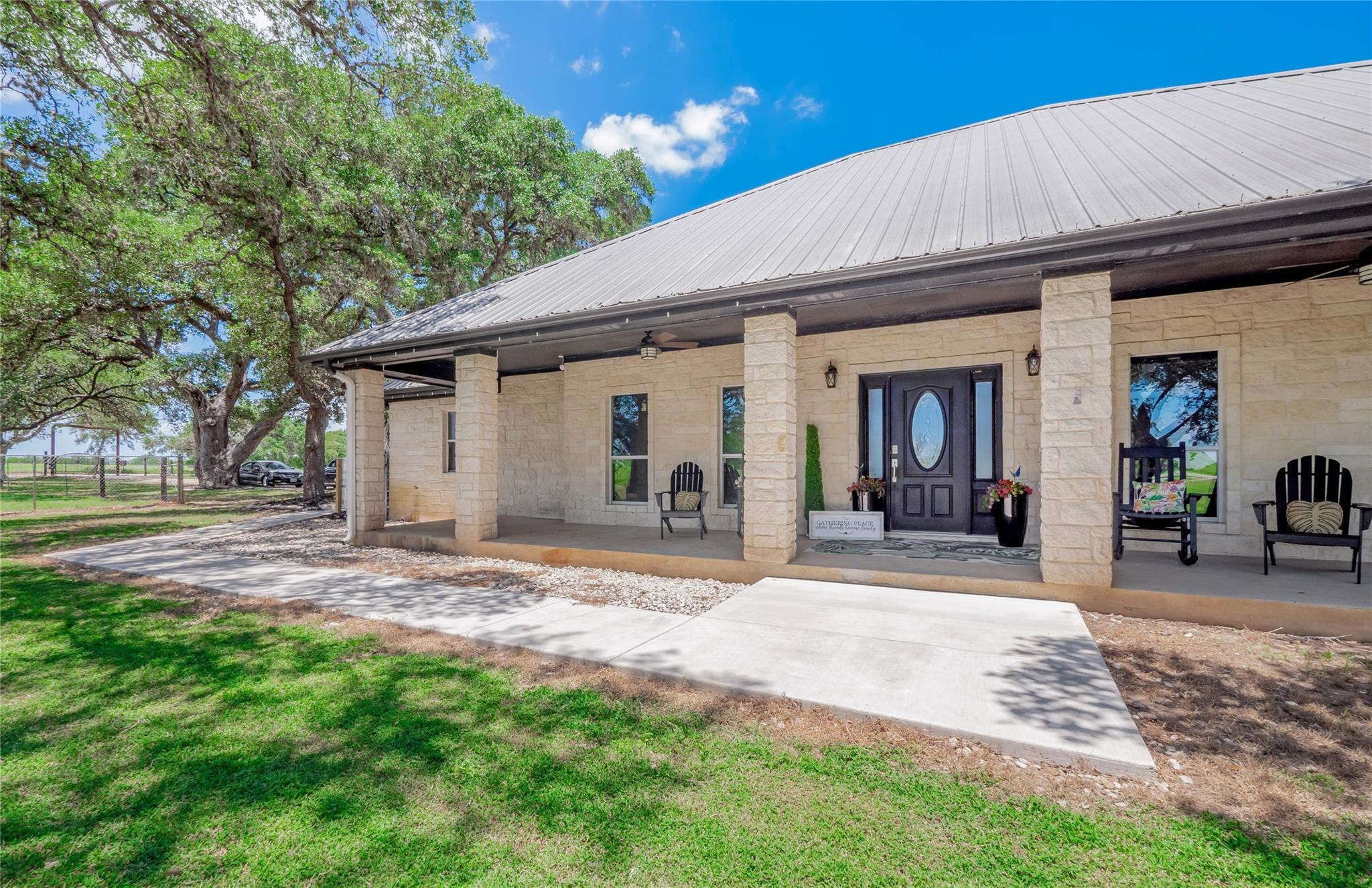 1474 Old McMahan Rd, Lockhart, TX 78644