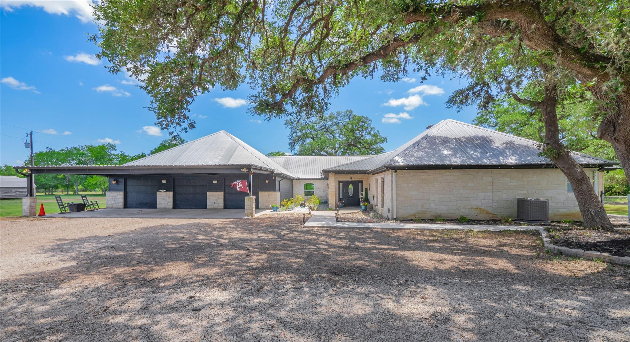 1474 Old McMahan Rd, Lockhart, TX 78644