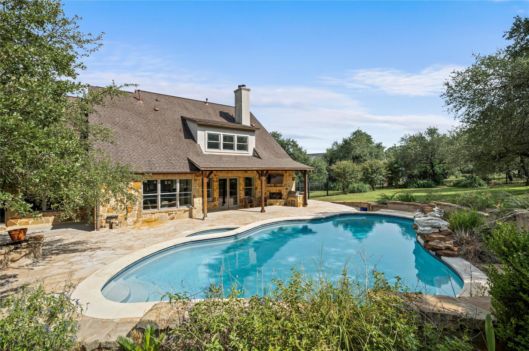 571 Polo Club Dr, Austin, TX 78737