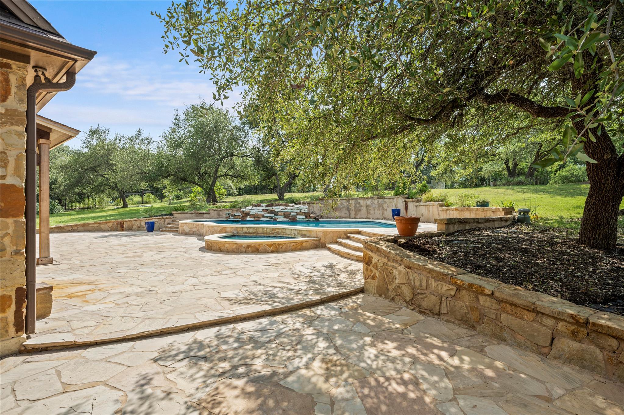571 Polo Club Dr, Austin, TX 78737