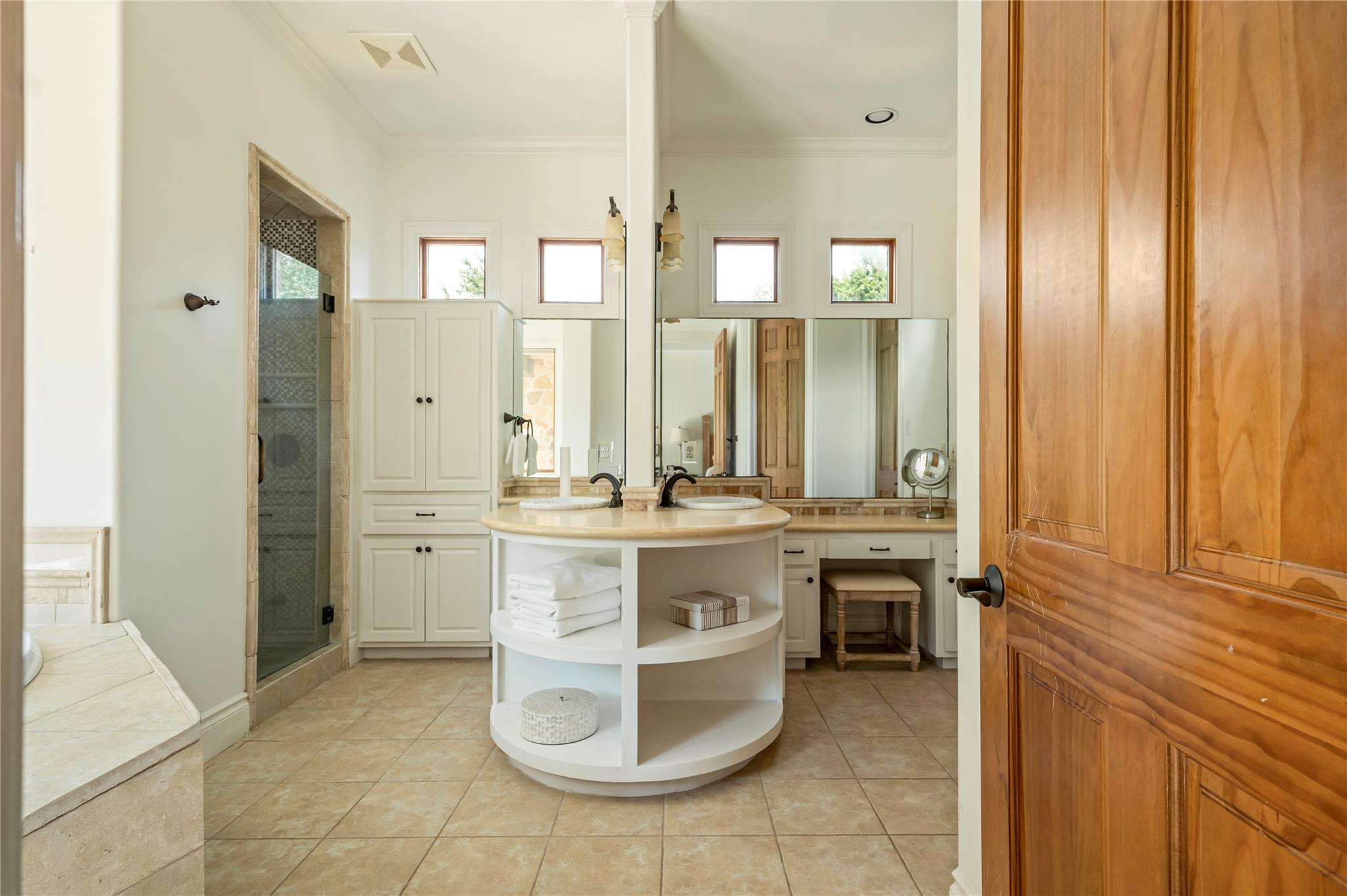 571 Polo Club Dr, Austin, TX 78737