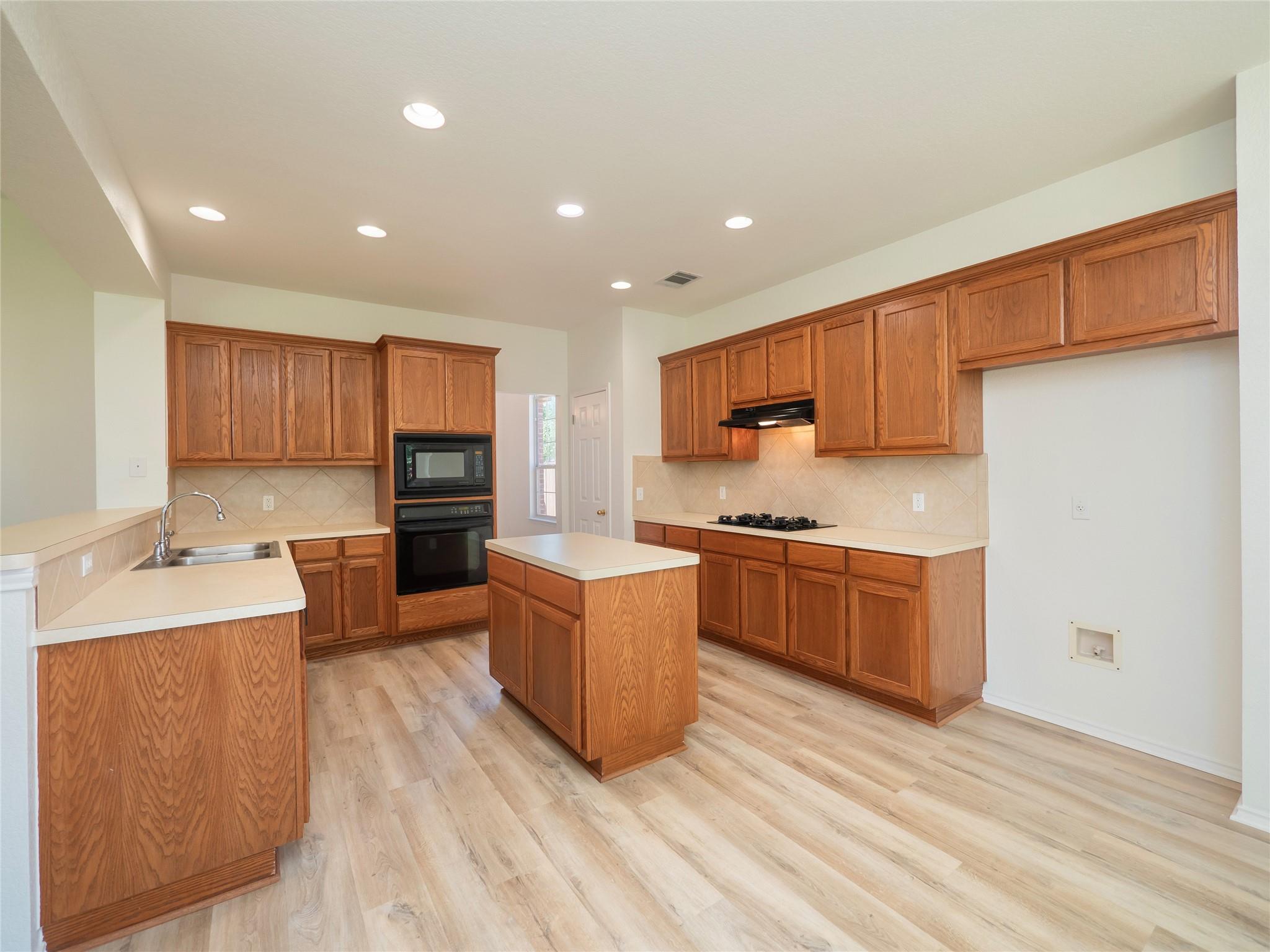 134 Retama Dr, Georgetown, TX 78626