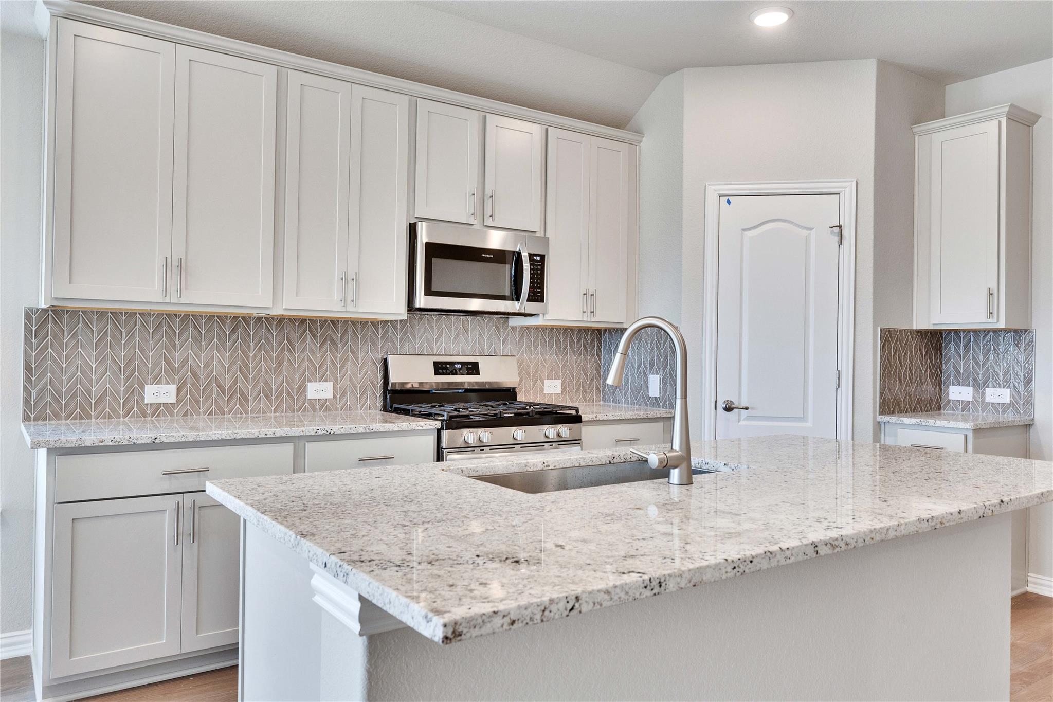 13709 Tucker Hedge Pass, Elgin, TX 78621