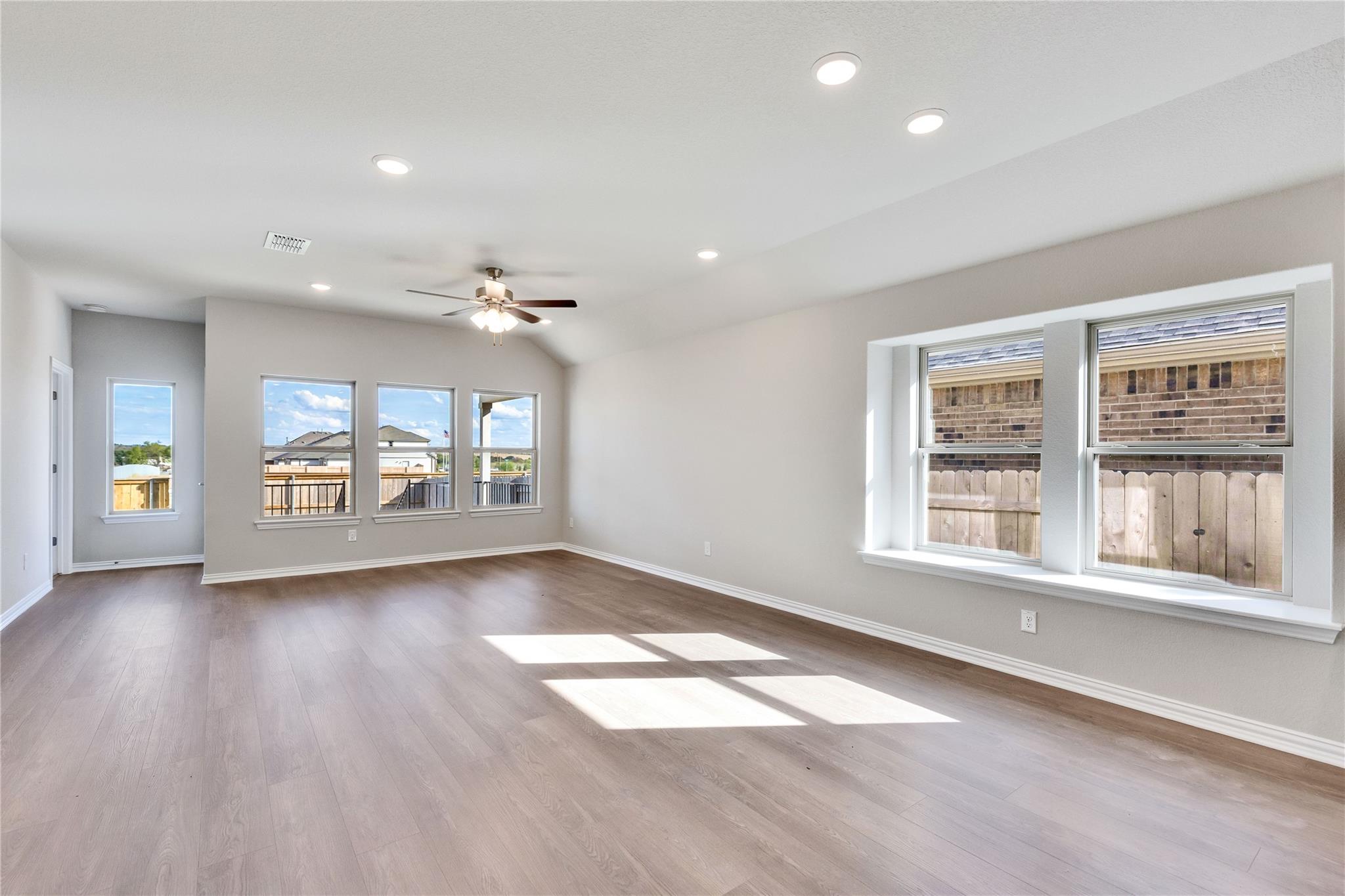 13709 Tucker Hedge Pass, Elgin, TX 78621