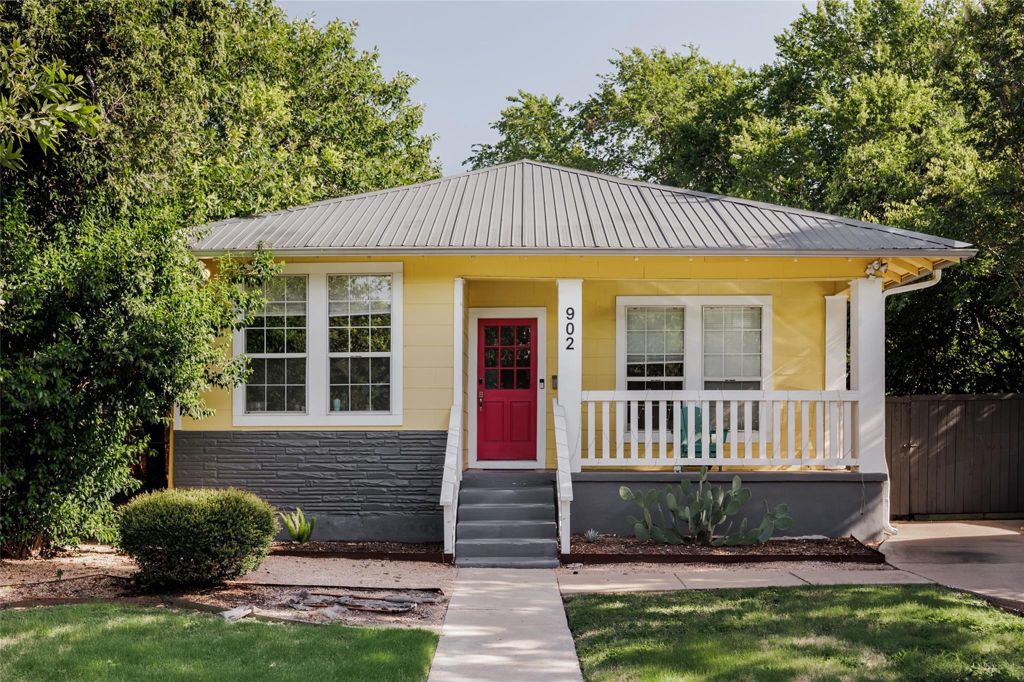902 E 13th St # A, Austin, TX 78702