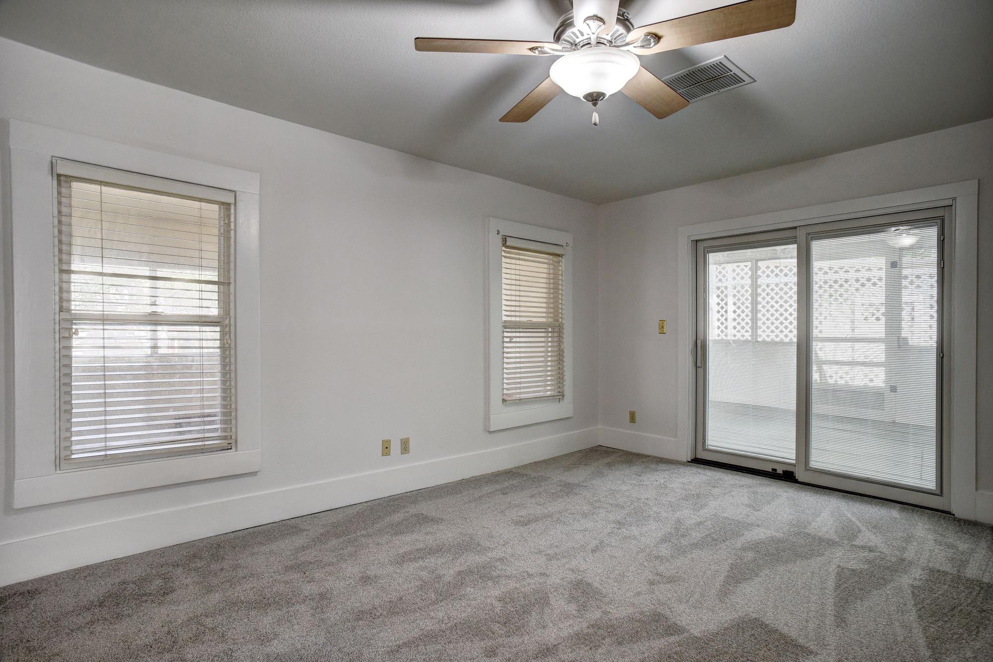 602 Mills St, Smithville, TX 78957